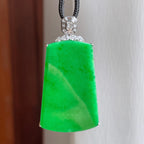 18k金镶糯冰满绿翡翠无事牌（yc233392）