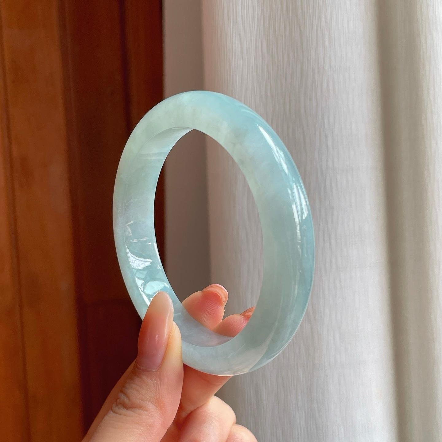 糯冰淡底色翡翠平安镯（59mm)（yc360253）