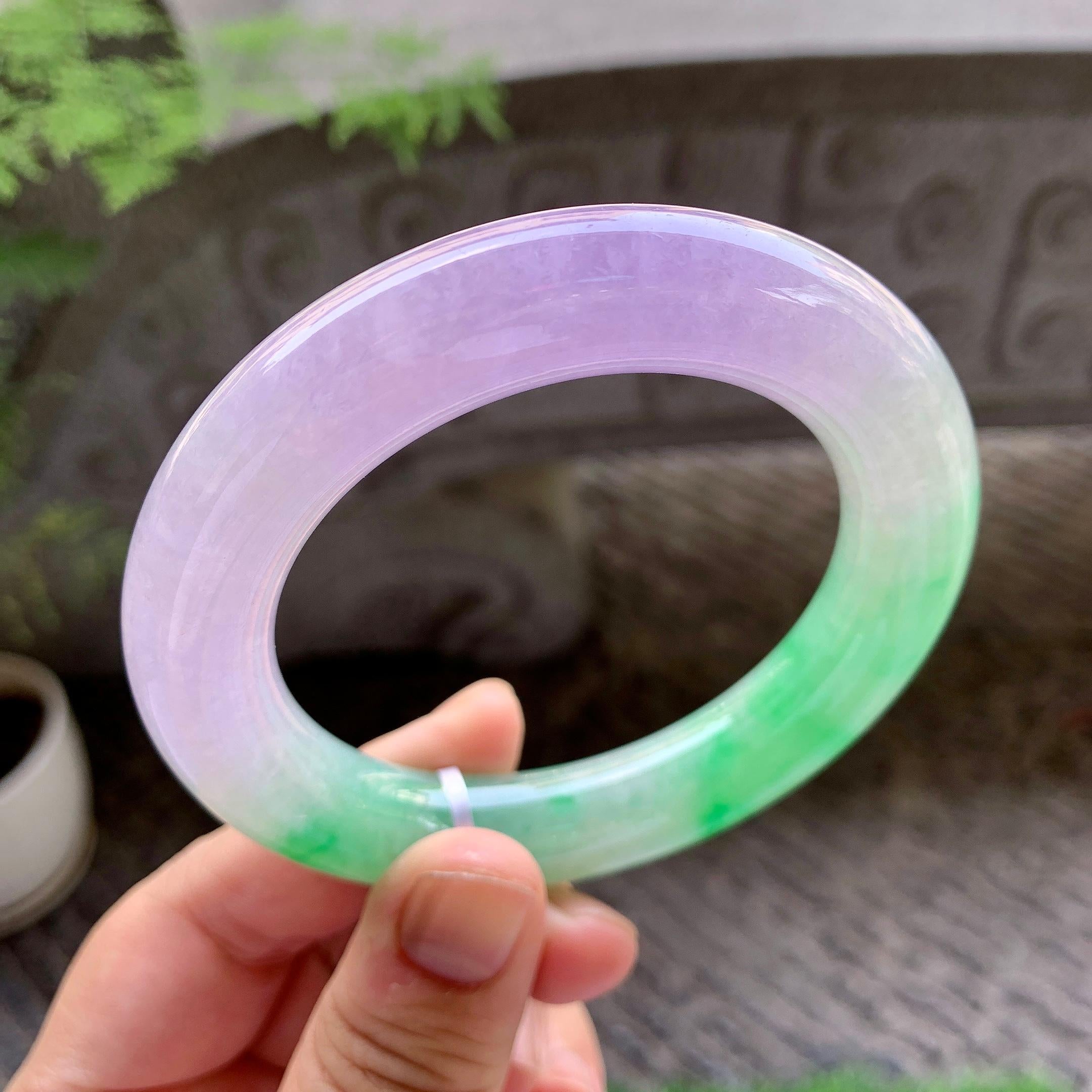 糯冰种春彩圆条手镯（56.6mm）