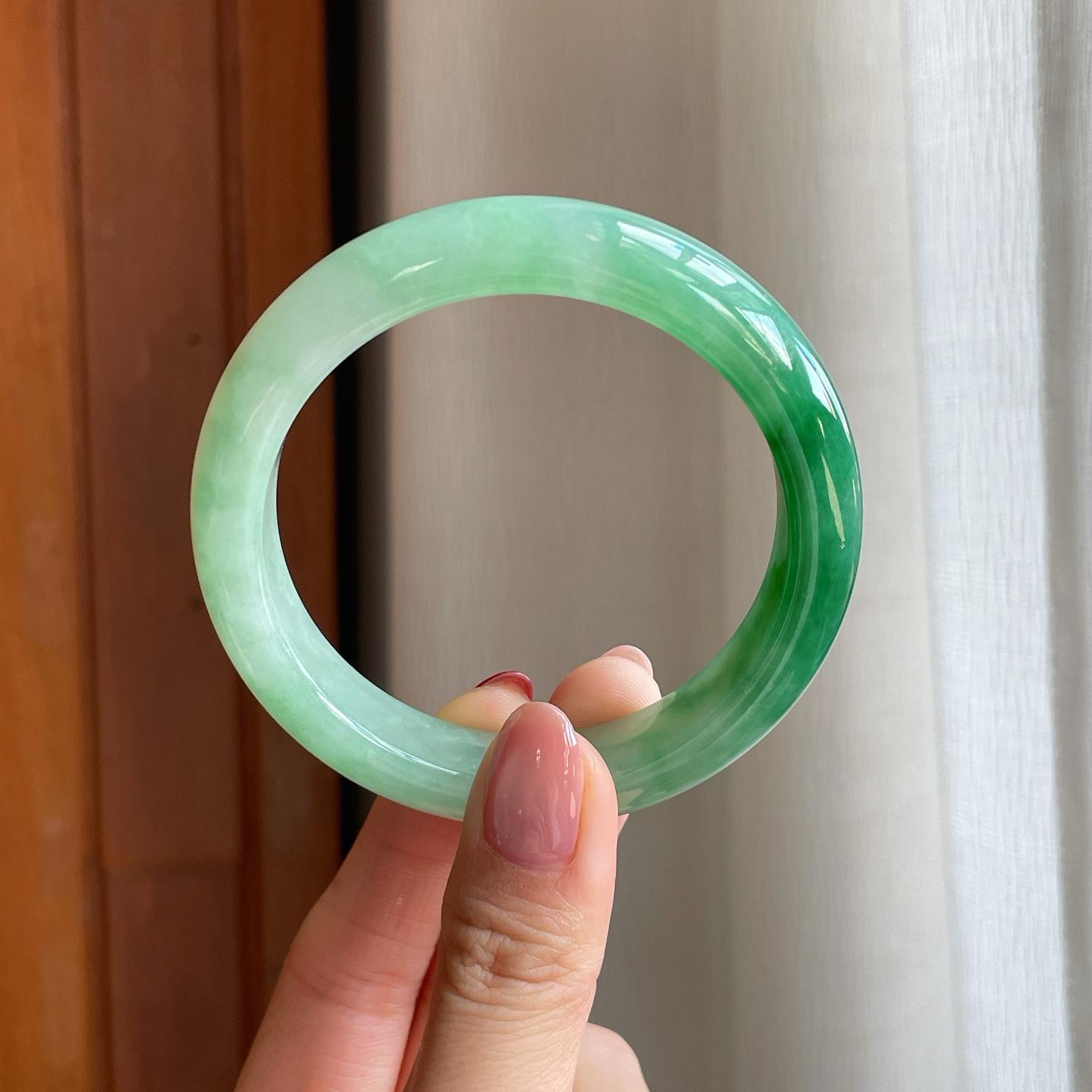 糯冰带色翡翠平安镯（55.7mm）（yc296428）