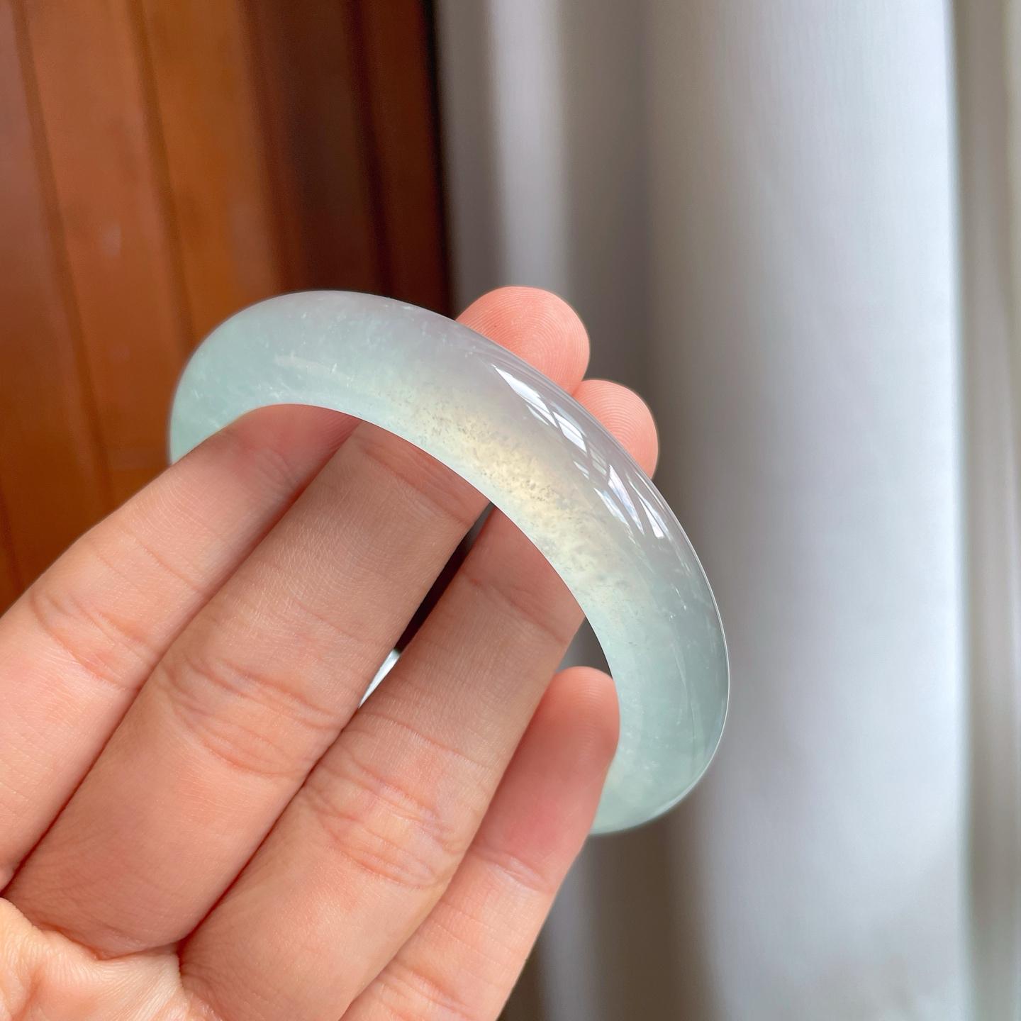 冰种淡底色翡翠平安镯（54.5mm）（yc247187）