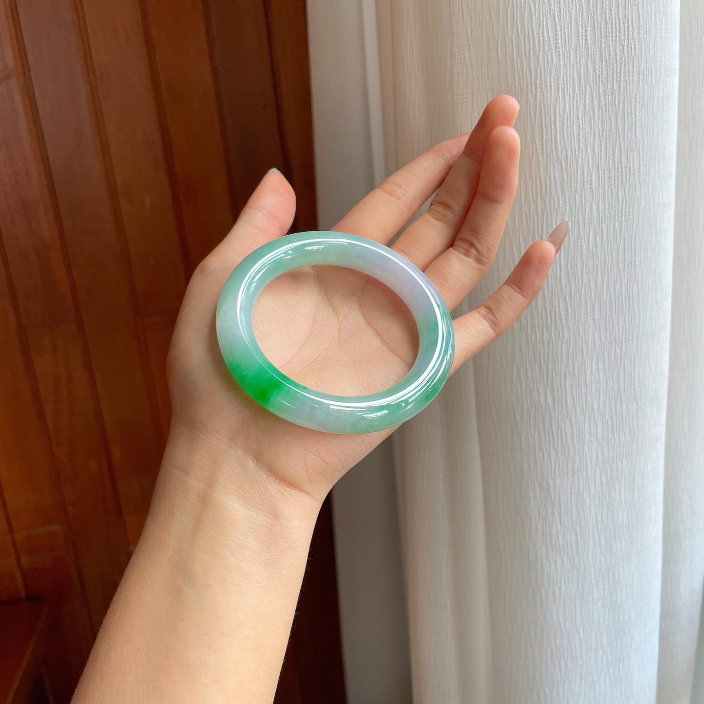 冰种带翠色翡翠圆条手镯（56mm）（yc329498）