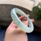 细糯种飘花正圈手镯56圈      天然缅甸A货翡翠（yc433655）