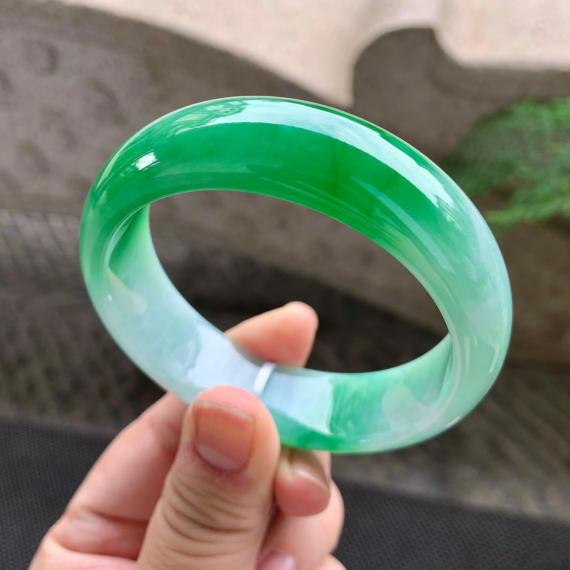 糯冰种阳绿宽版轮胎手镯（56.8mm）（yc259000）