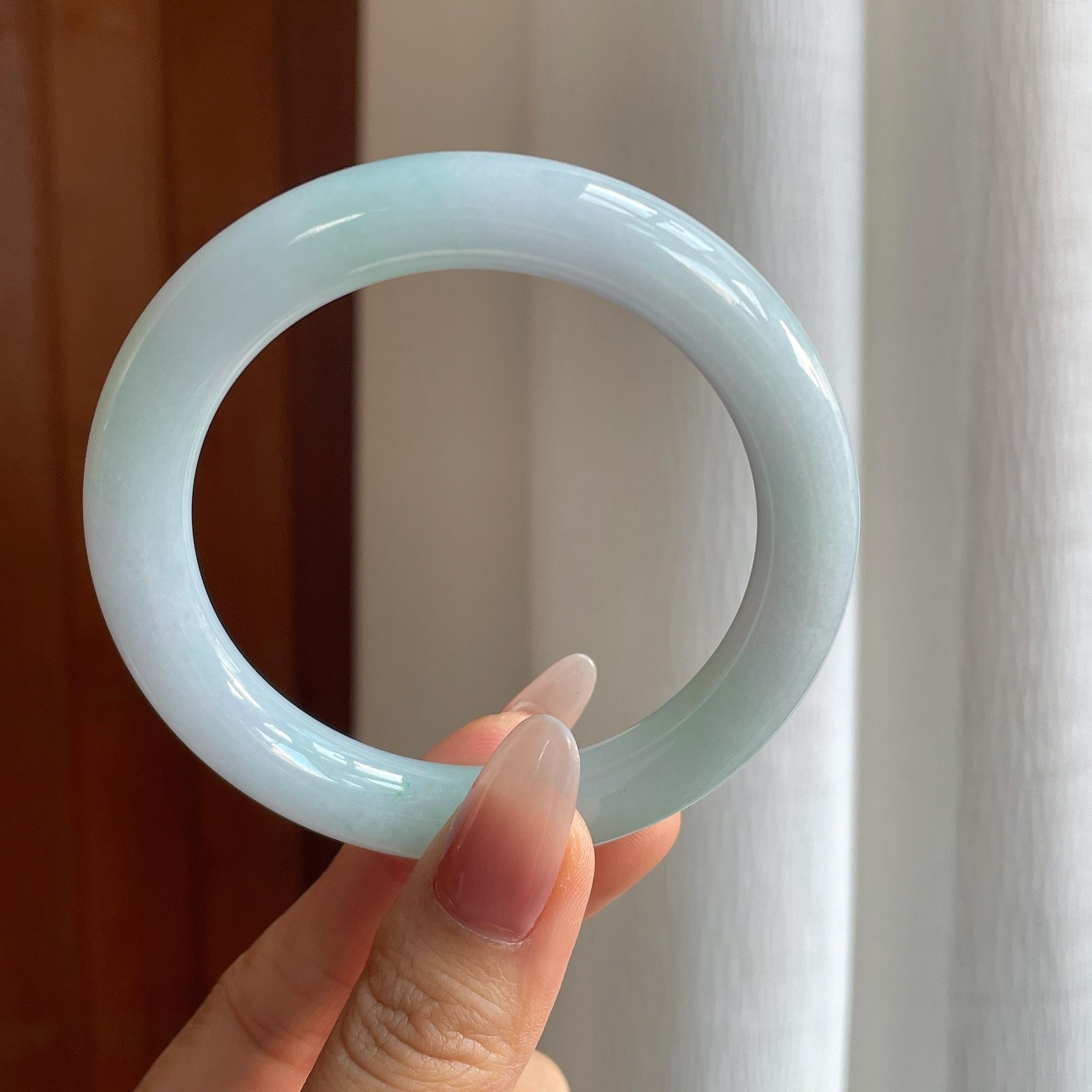 糯冰带底色翡翠圆条手镯（56.2mm)（yc295070）