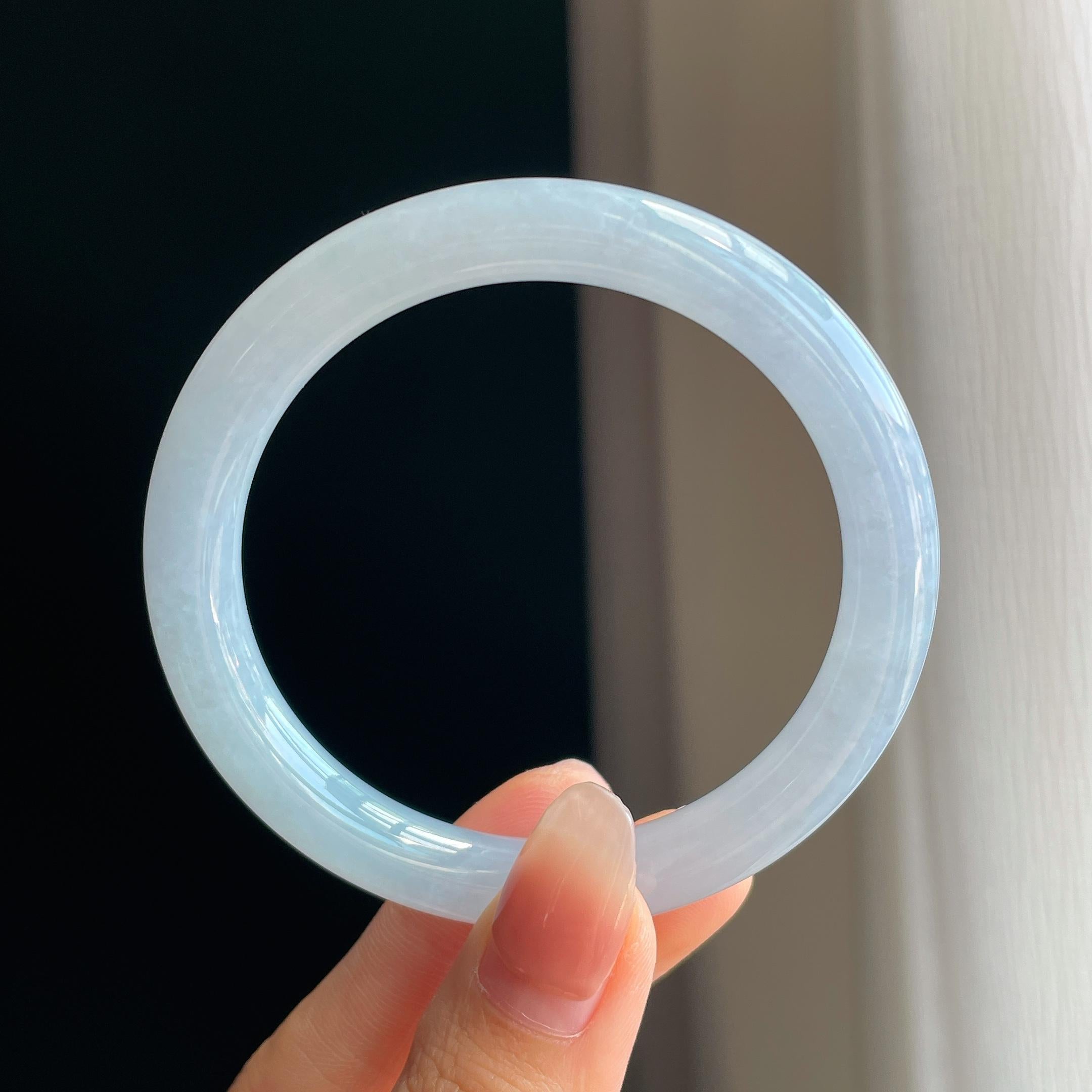 冰种淡紫罗兰翡翠圆条手镯（55mm）（yc329528）