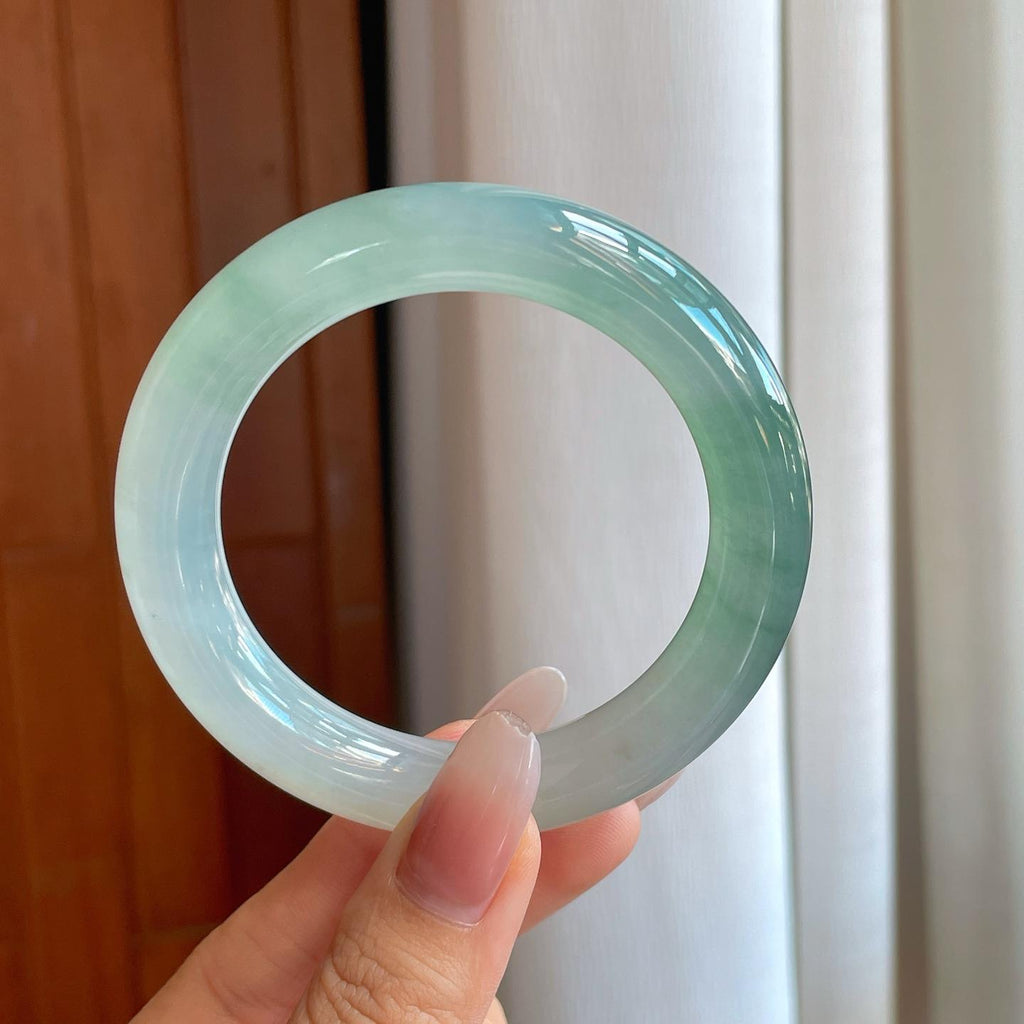 冰种湖水绿翡翠圆条手镯（55.5mm）（yc267500）