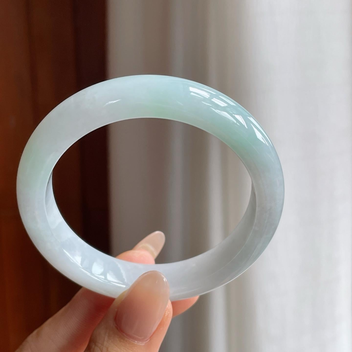 糯种带色翡翠平安镯（56.2mm）（yc240462）