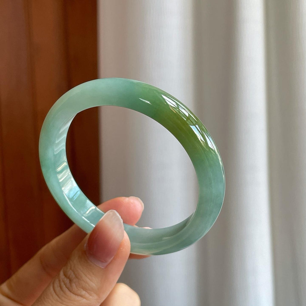 糯冰湖水绿带黄翡翡翠平安镯（53.5mm）（yc312950）