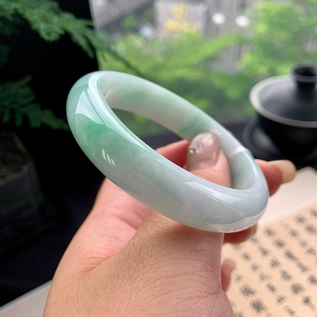 细糯种淡晴底飘绿正圈平安镯 54圈口 天然缅甸A货翡翠（yc473063）