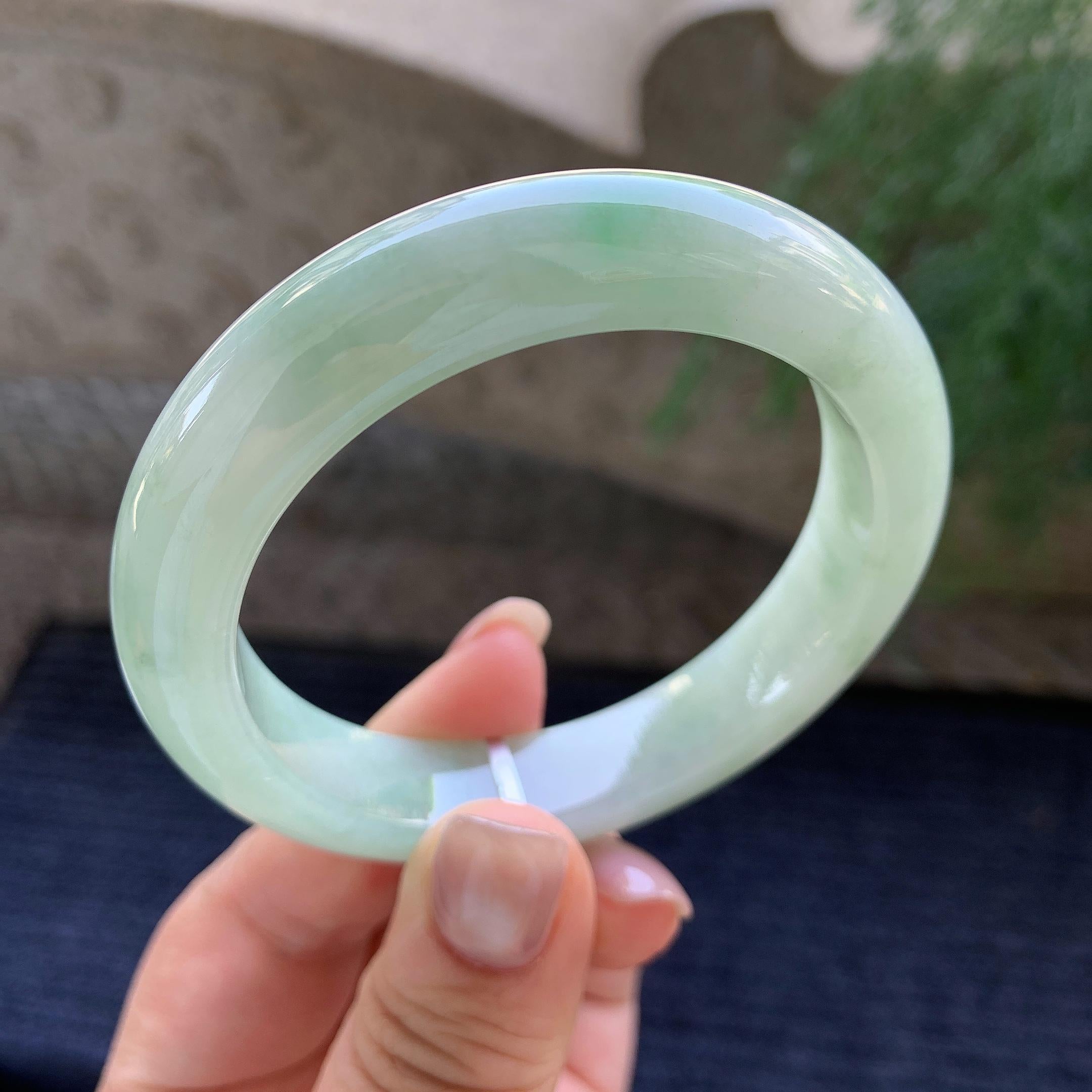 细糯种飘绿花正圈平安镯  55.3圈口 天然缅甸A货翡翠（yc400175）