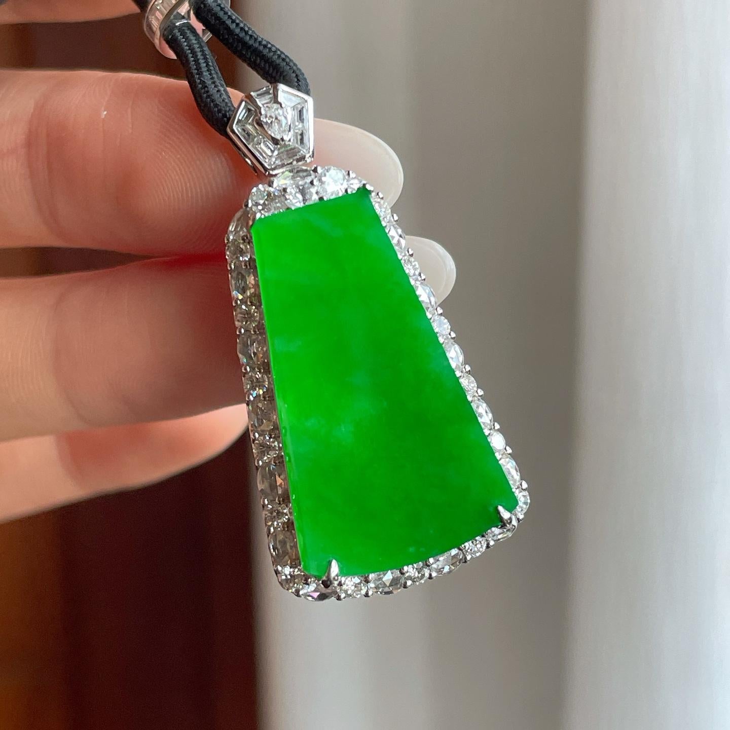 18k金镶糯冰种满绿翡翠无事牌（yc258422）