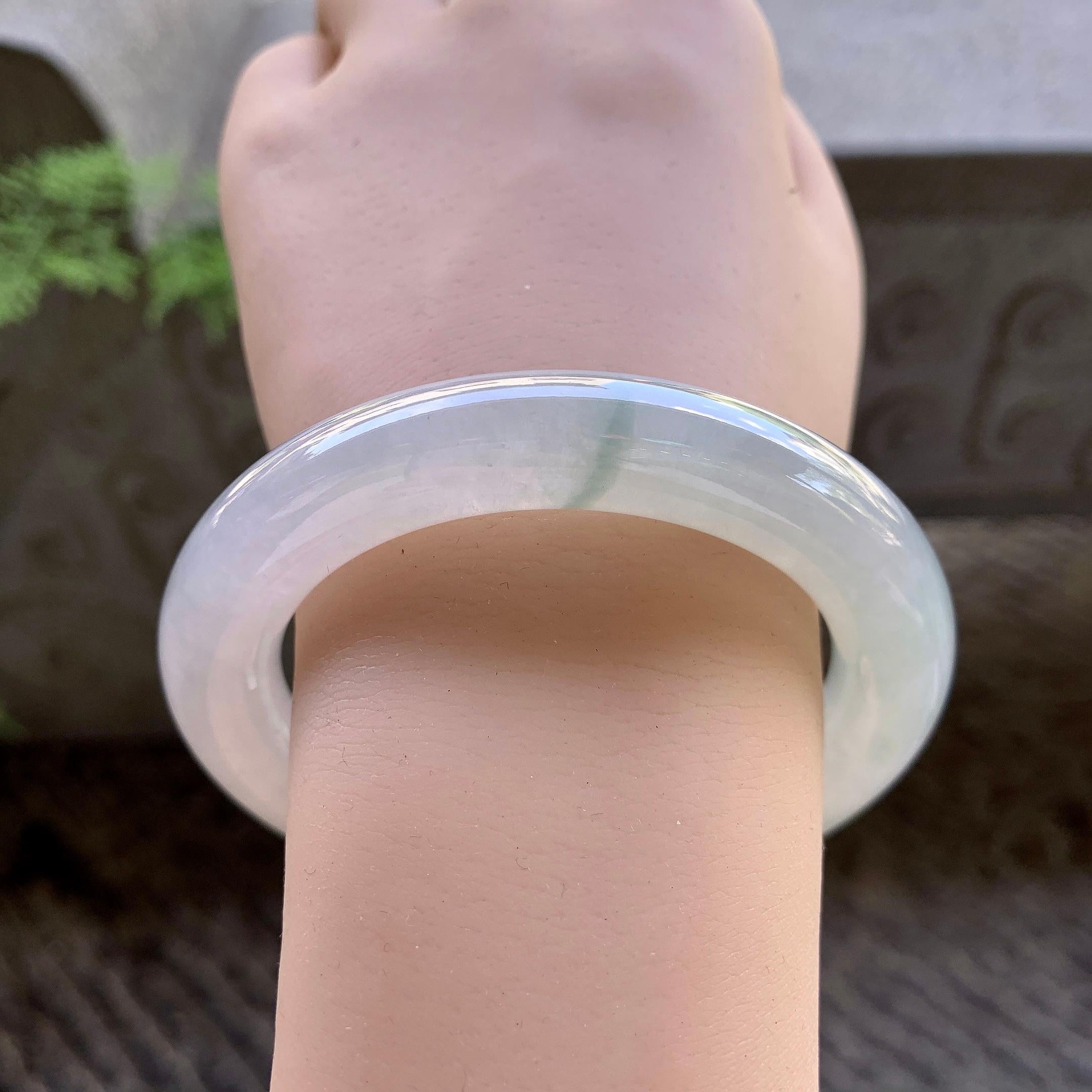 糯冰种飘花圆条手镯（56.7mm）（yc213132）