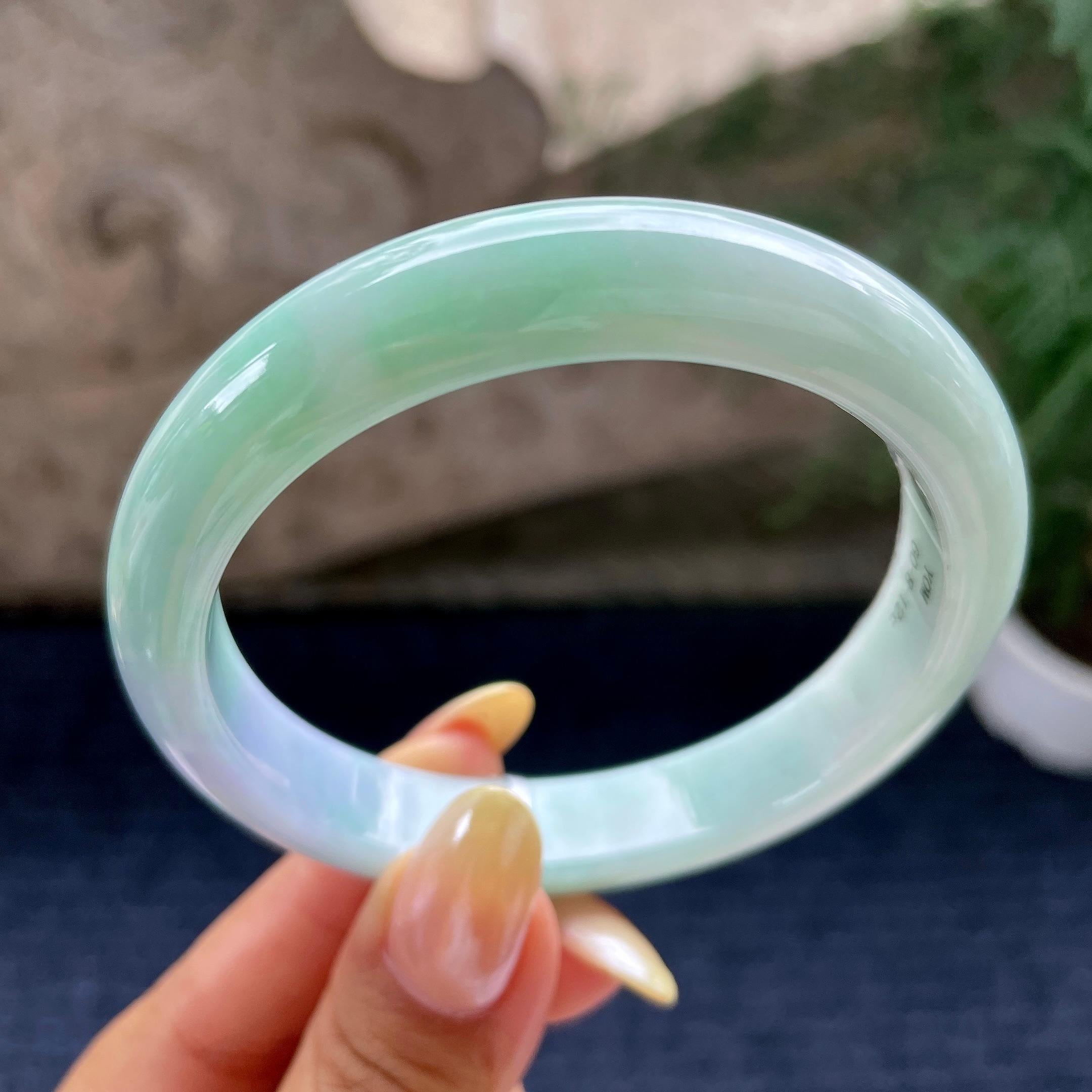 大圈口 细糯种春彩正圈平安镯60圈 天然缅甸A货翡翠（yc464073）