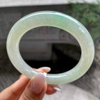 细糯种晴底飘绿花圆条手镯55圈           天然缅甸A货翡翠（yc407874）