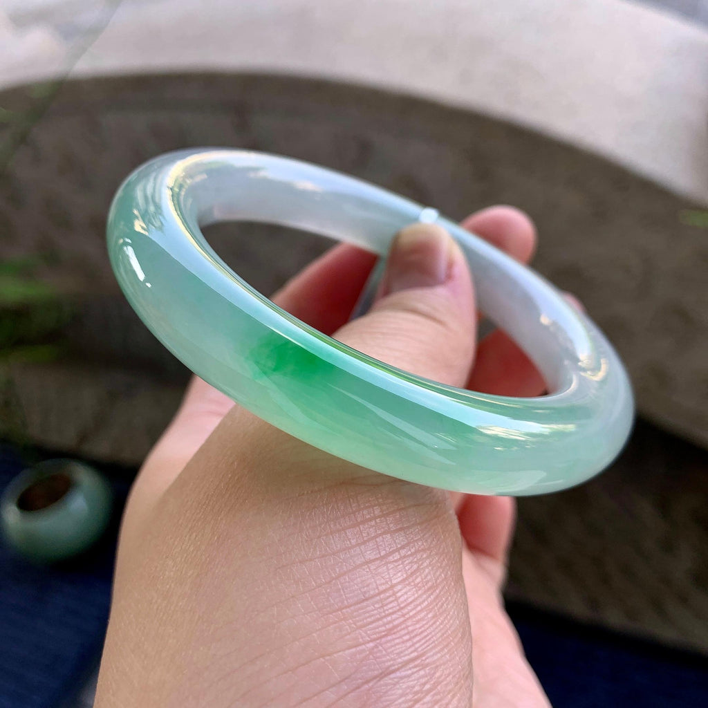 糯冰种飘绿圆条手镯（58.4mm）（yc243440）