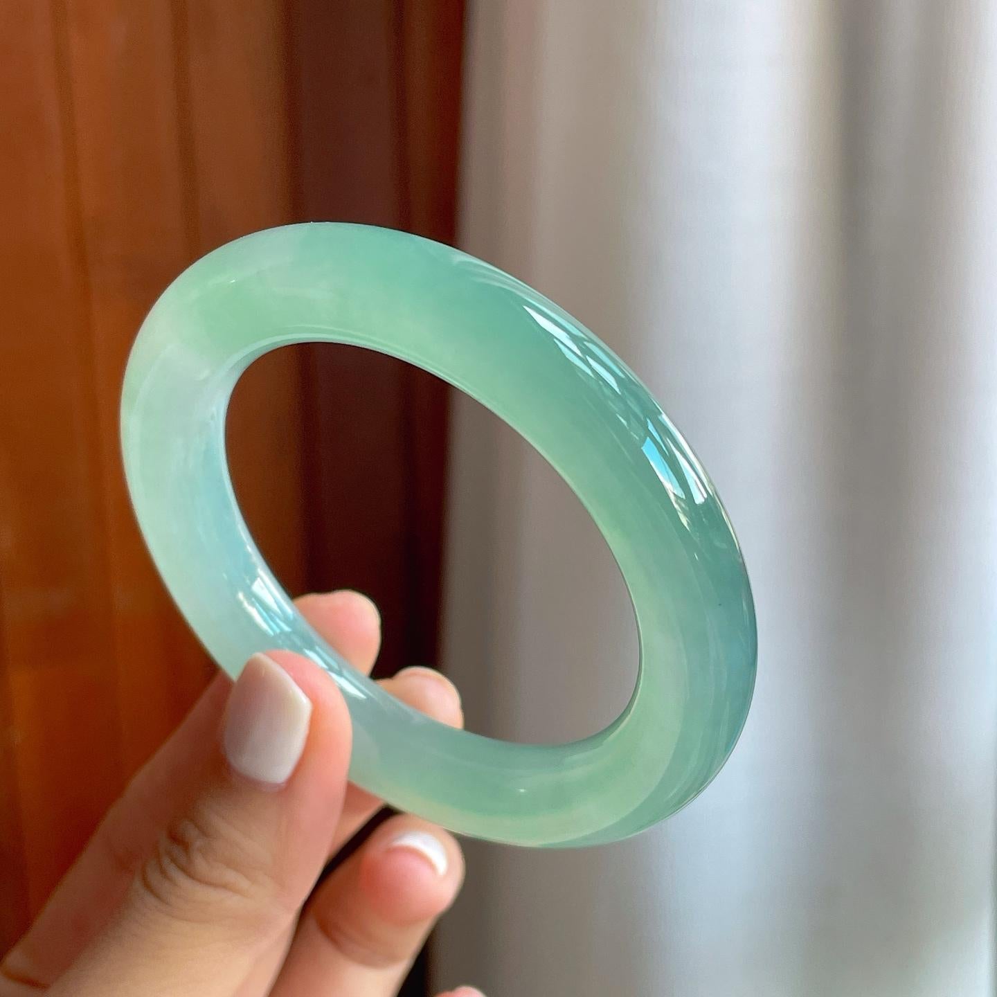 冰种晴绿底翡翠圆条（56mm）（yc247174）