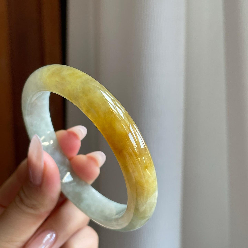 糯冰带黄翡翡翠平安镯（56.6mm）（yc272877）