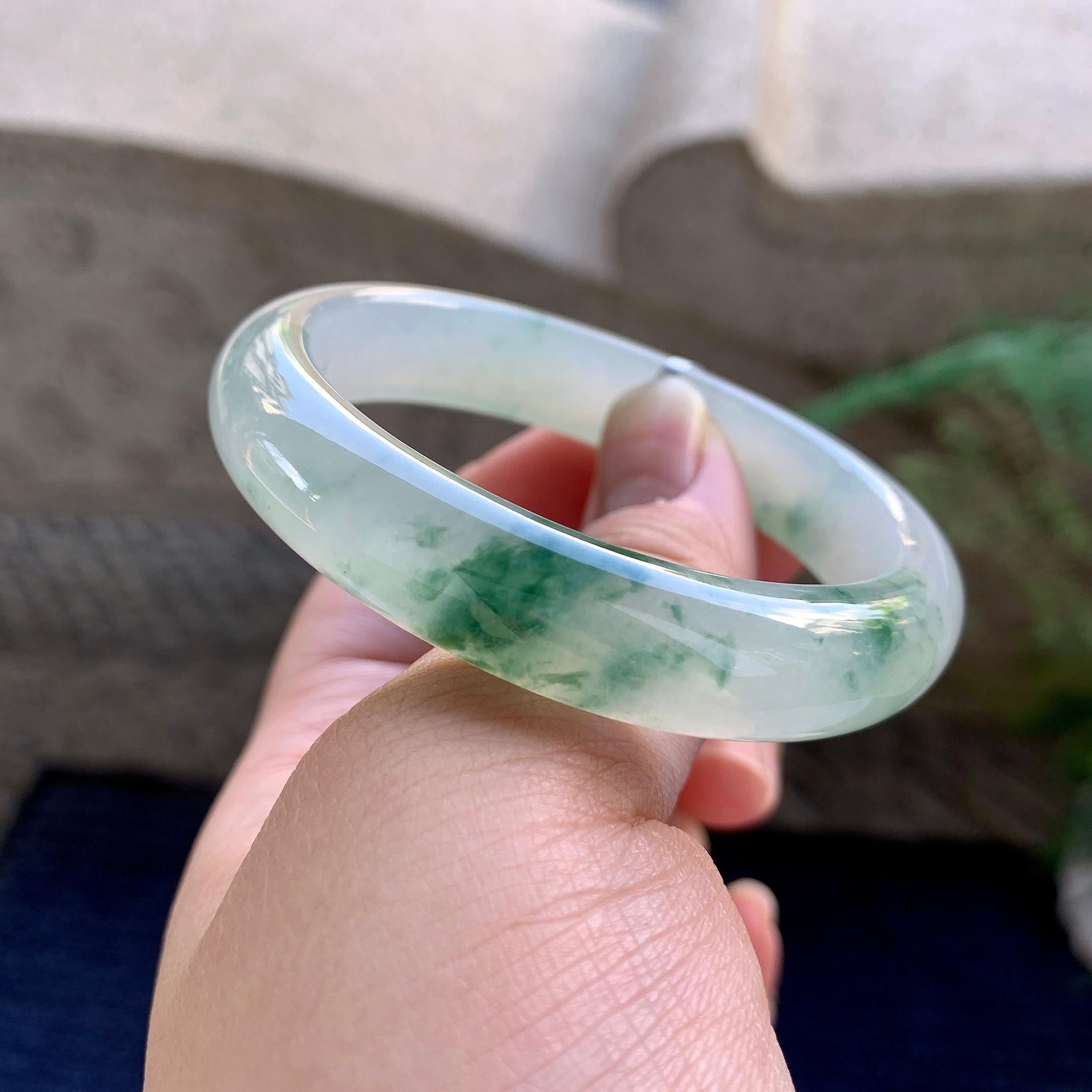 糯冰种飘花贵妃手镯（53.6mm）（yc223260）