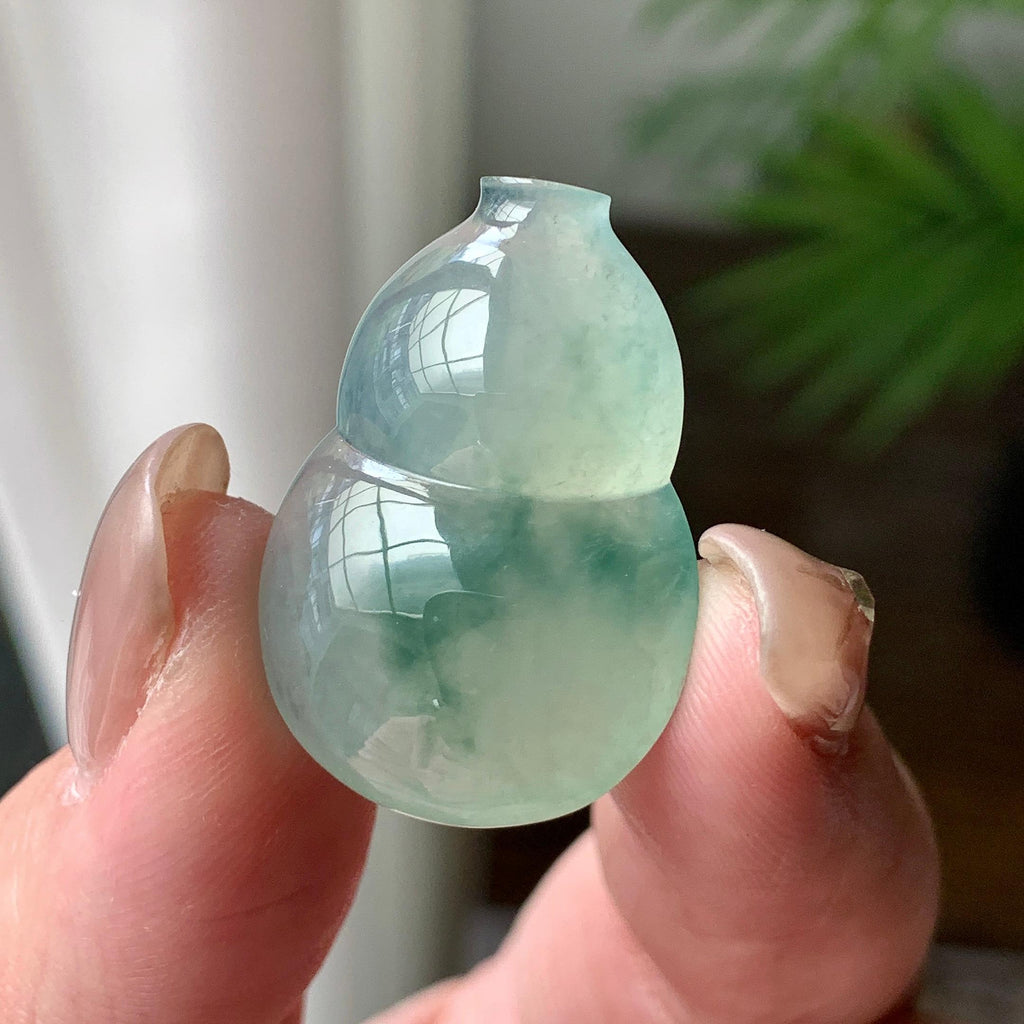 糯冰种飘绿花葫芦吊坠  天然缅甸A货翡翠（yc430628）