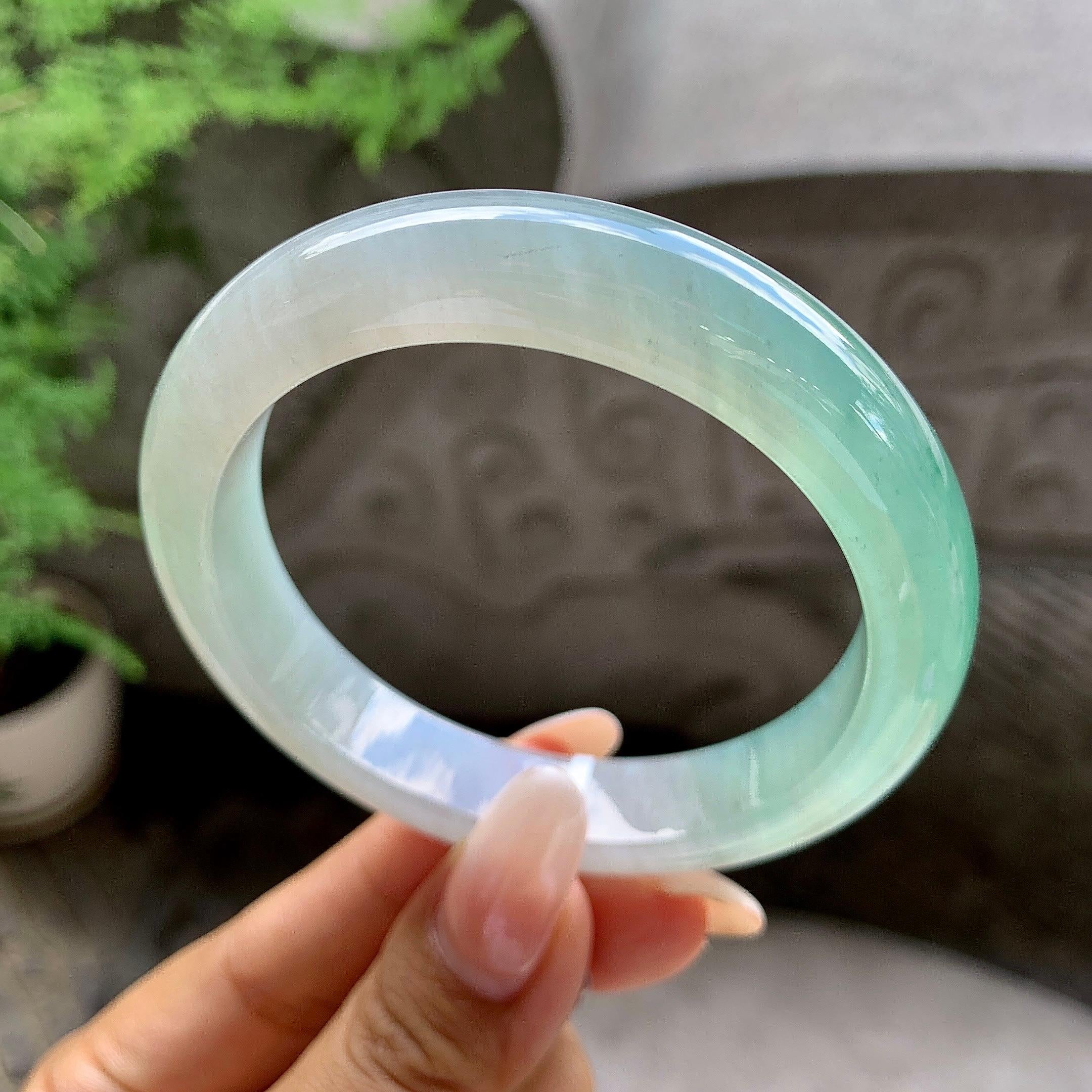 糯冰种湖水绿平安镯（56.8mm）（yc203702）