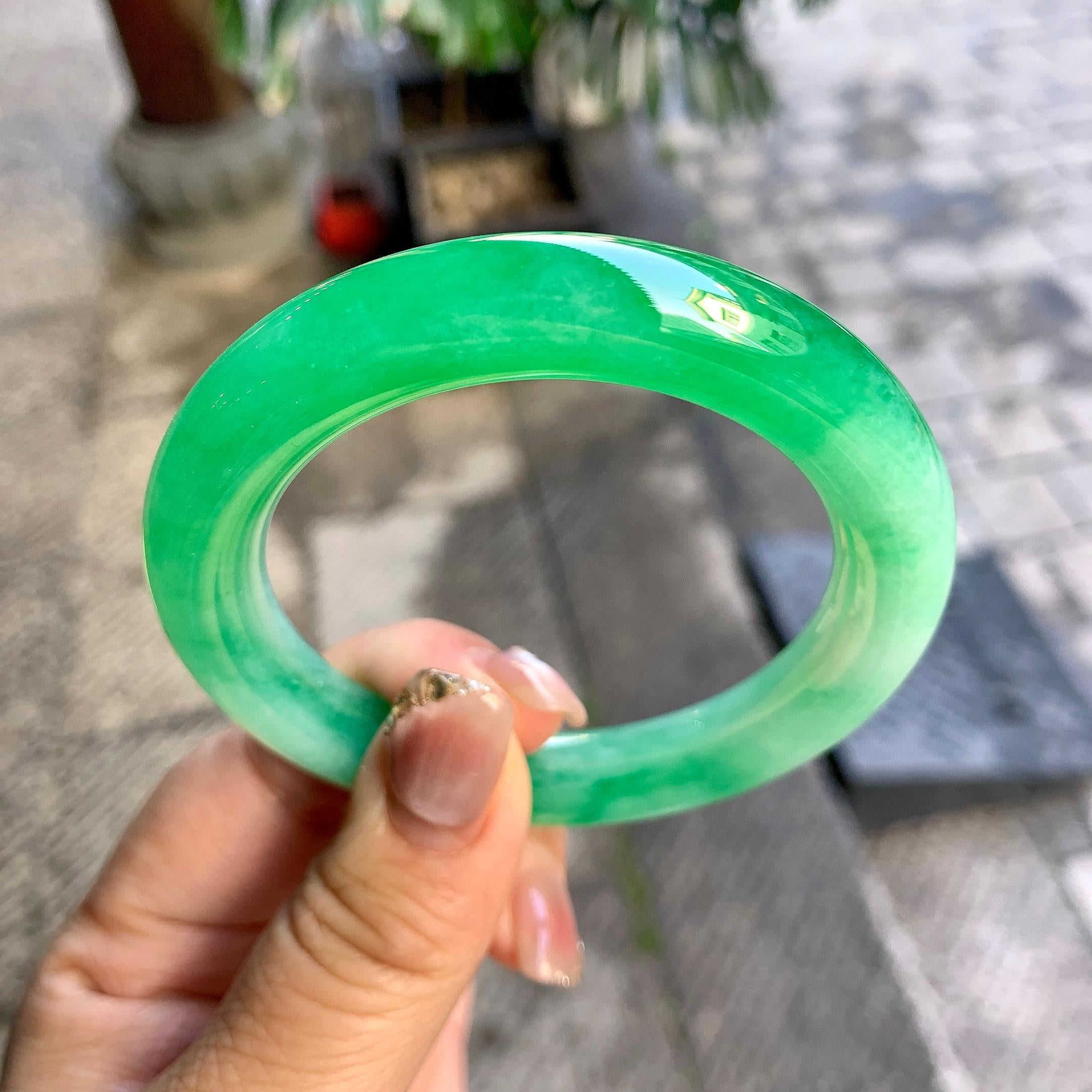 糯冰种阳绿圆条手镯（54mm）（yc292643）