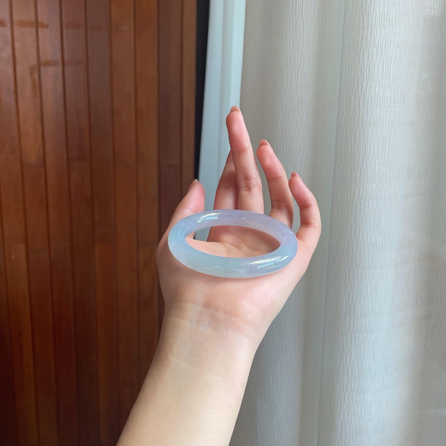 冰种淡底色翡翠圆条手镯（53mm)（yc329561）