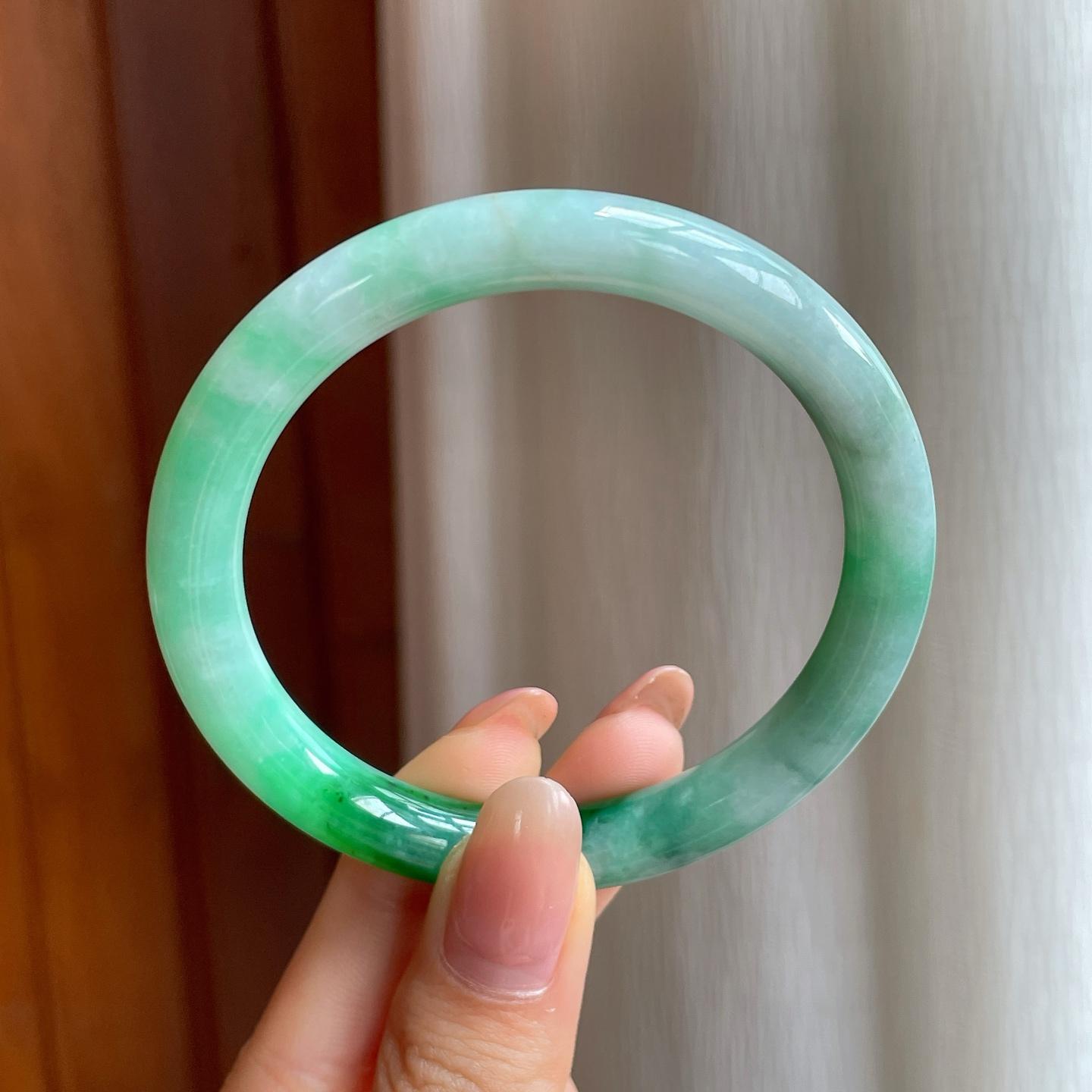 糯冰带色翡翠圆条手镯（55mm)（yc350511）