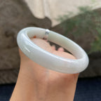 大圈口    细糯种带底色飘红翡正圈平安镯58.5圈       天然缅甸A货翡翠（yc421288）