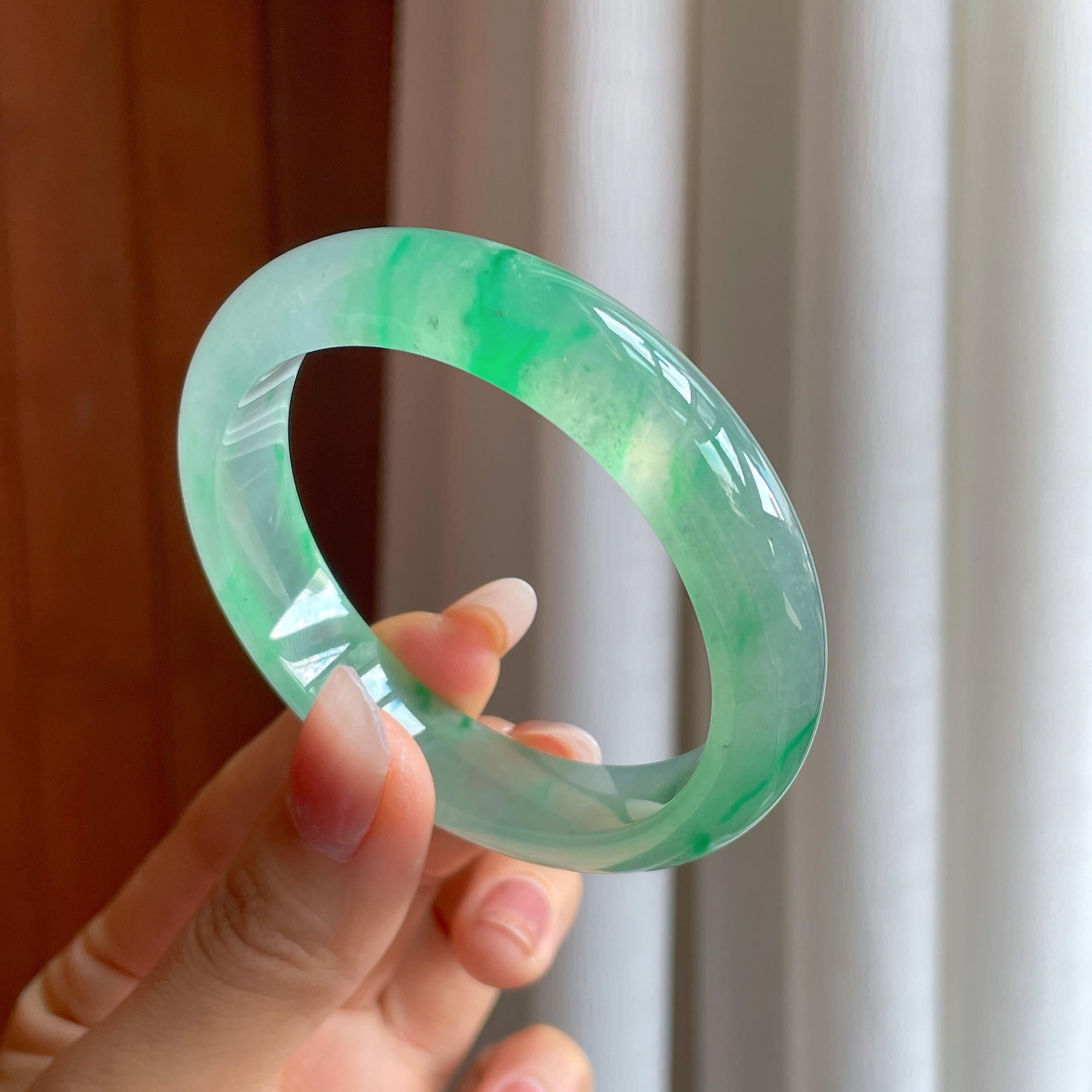 冰种飘绿花翡翠翡翠平安镯（54.5mm）（yc310325）