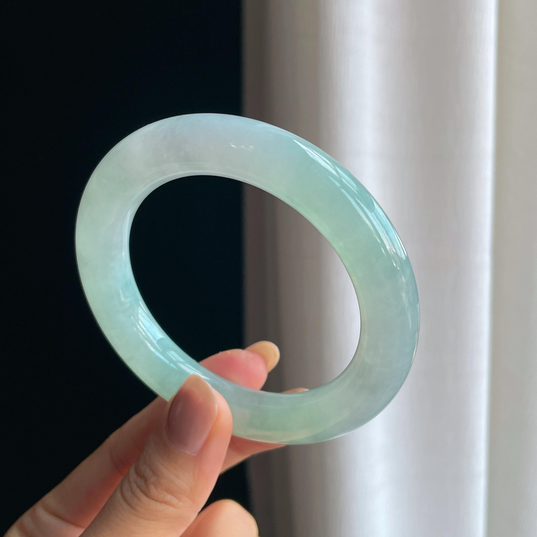 糯冰淡晴底翡翠圆条手镯（56.8mm）（yc419720）