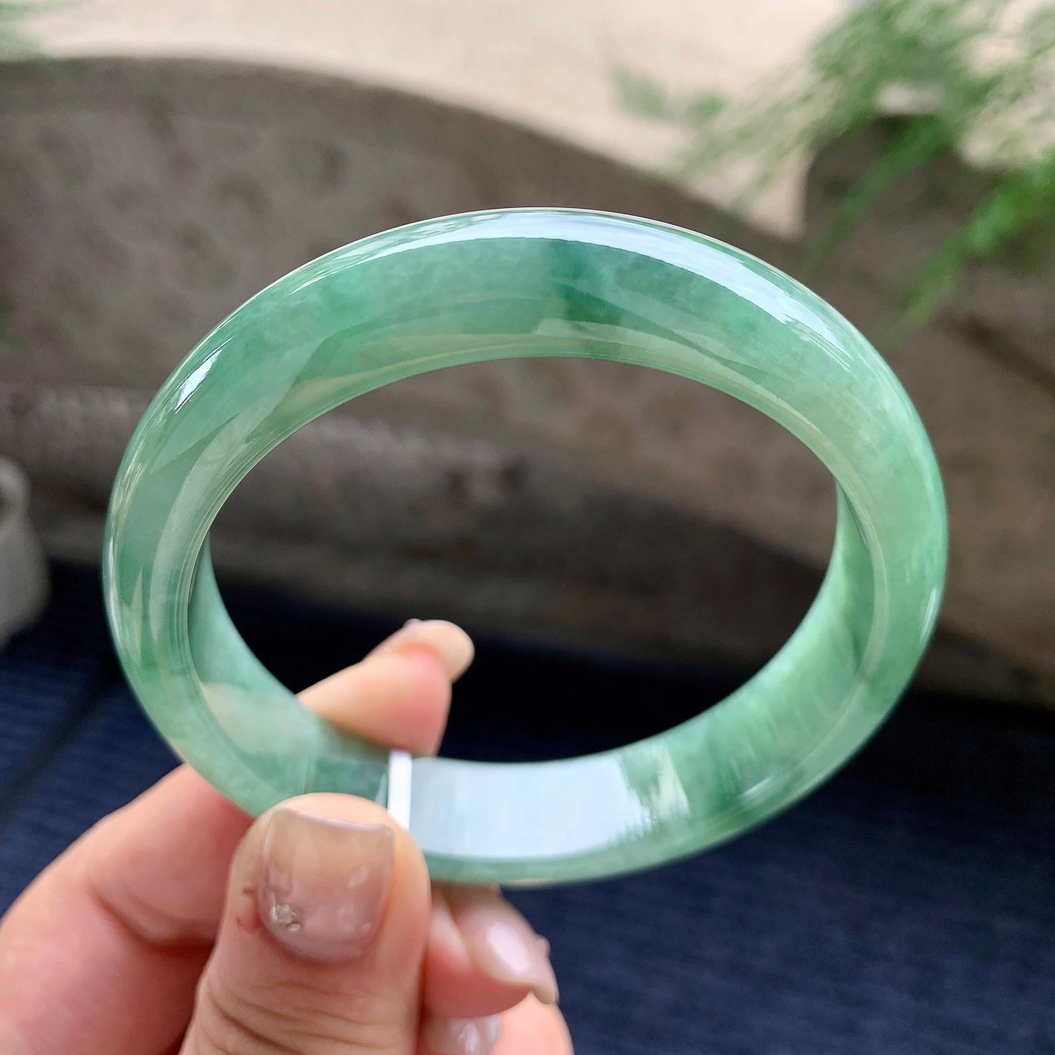 细糯种油青底飘蓝花正圈平安镯 57.5圈口 天然缅甸A货翡翠（yc464051）