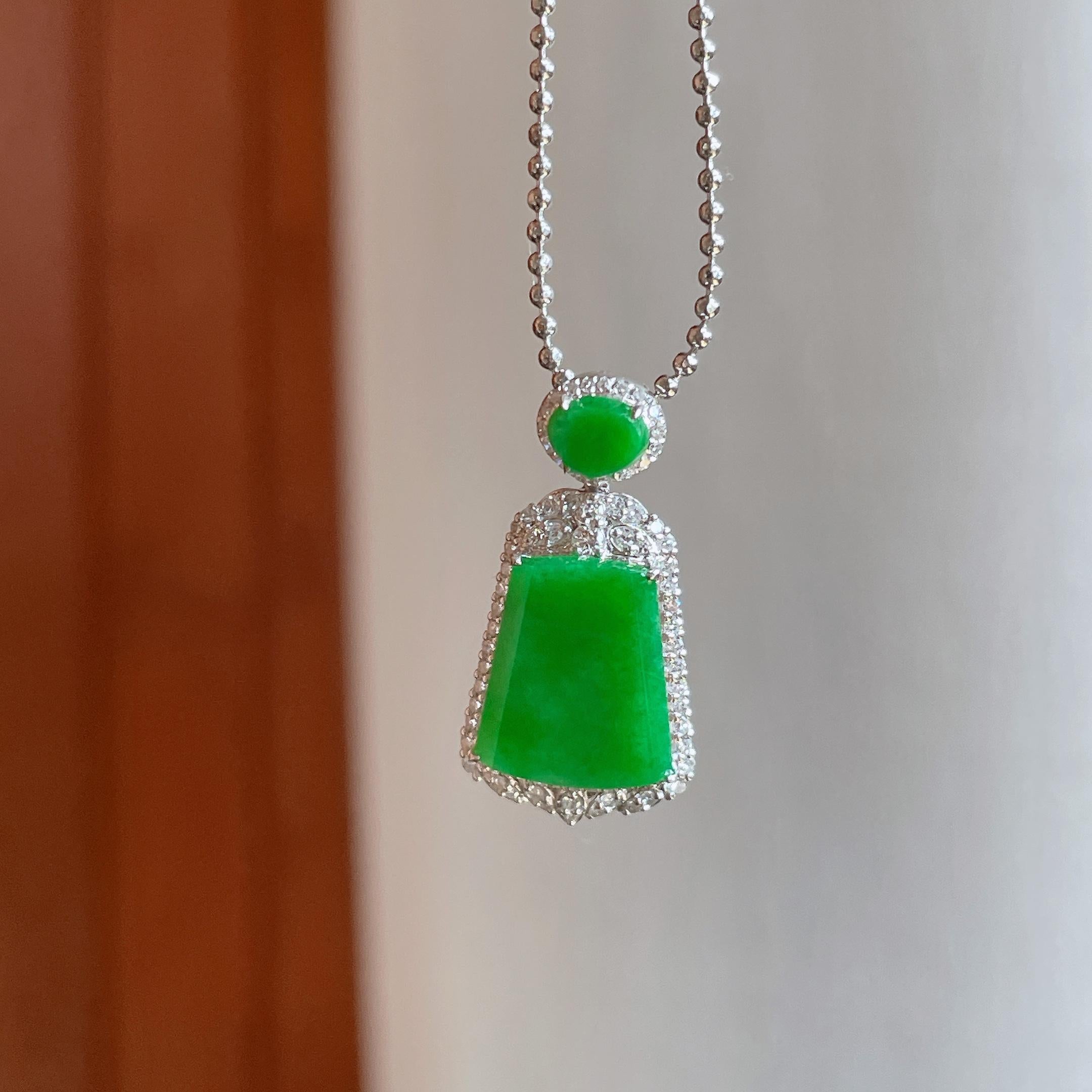 18k 金镶糯冰种满绿翡翠无事牌（yc314125）