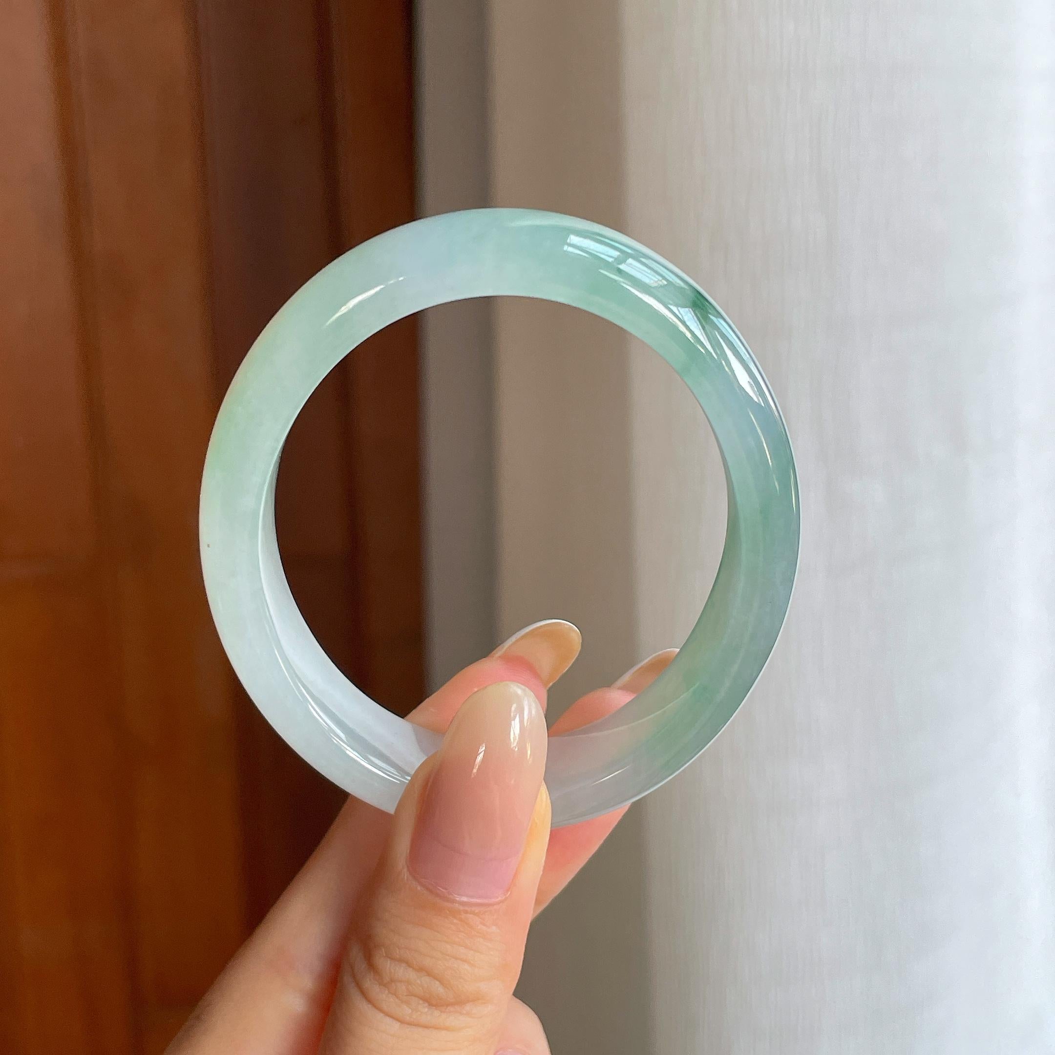 糯冰飘花翡翠贵妃镯（54.2mm)（yc424235）