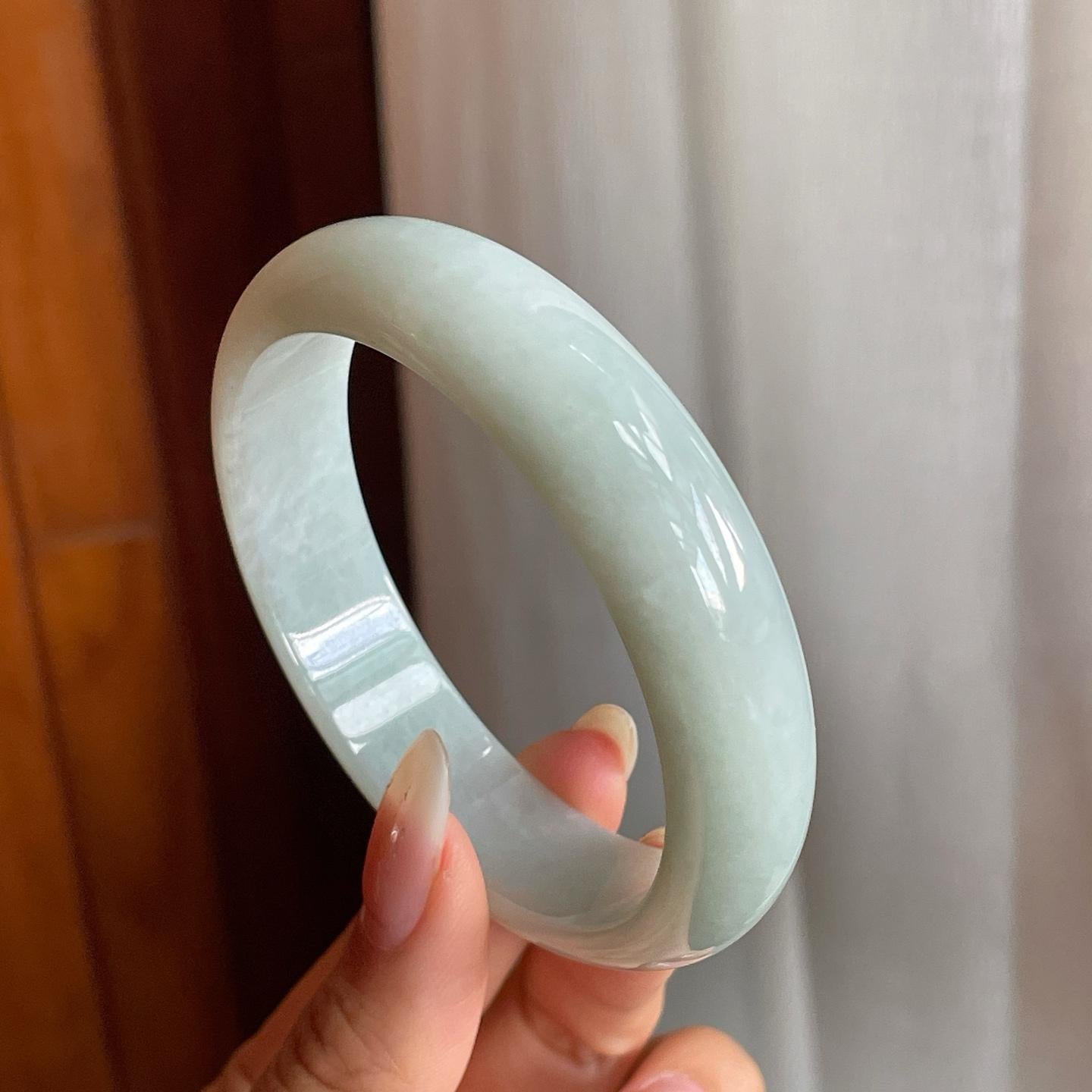 糯冰种淡底色翡翠平安镯（57.7mm）（yc217410）
