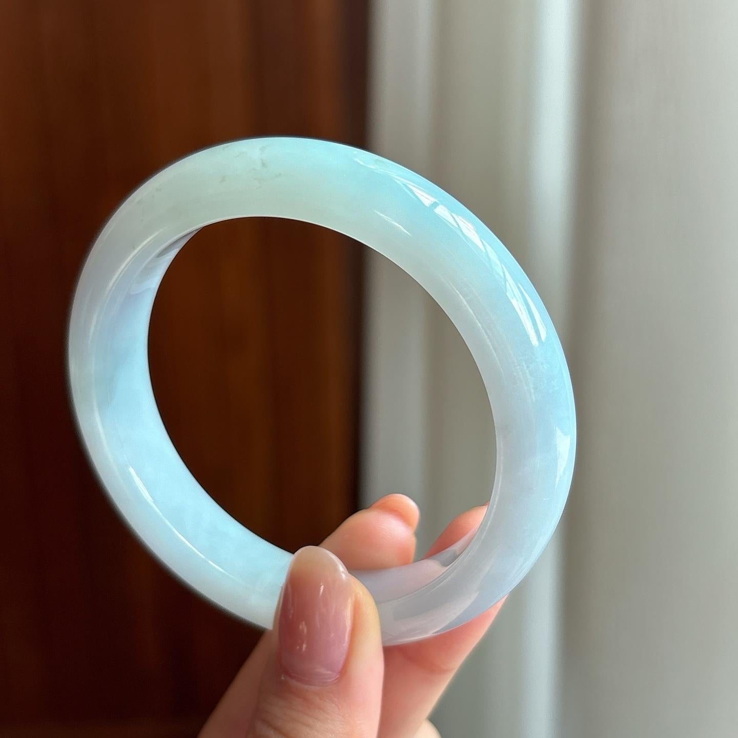 糯冰淡春底翡翠平安镯（57mm）（yc333076）