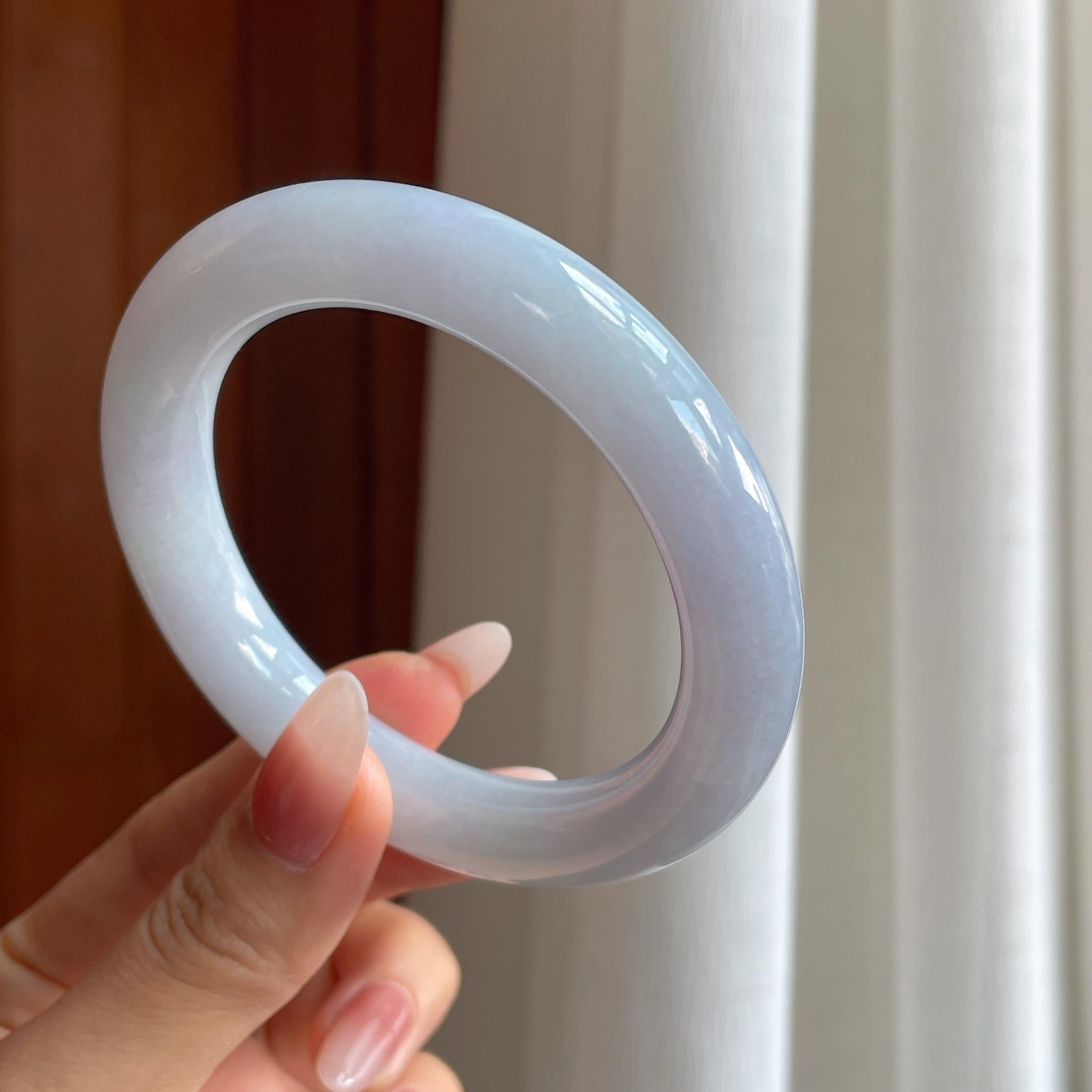 糯冰带底色翡翠圆条手镯（58.4mm）（yc295065）