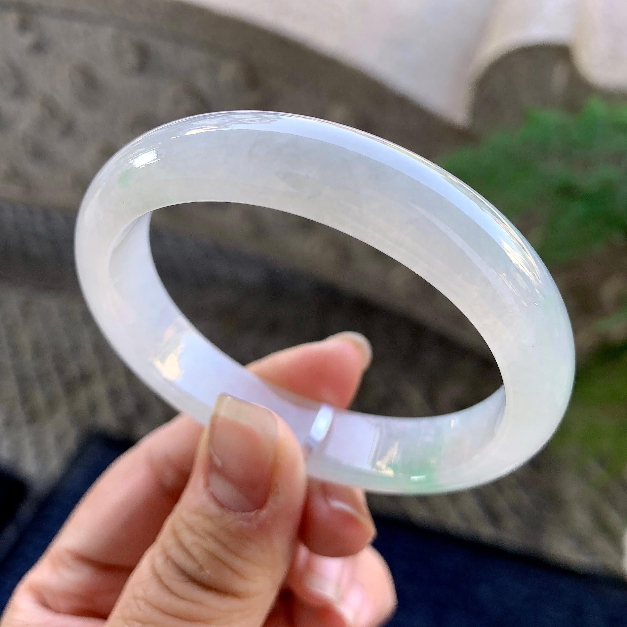 糯冰种白底飘花贵妃手镯（55mm）（yc305699）