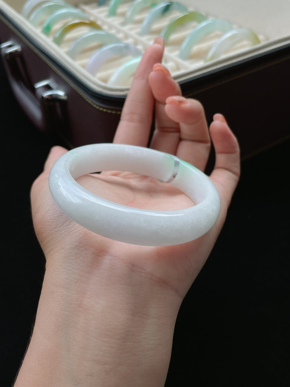 糯冰白底青正圈翡翠手镯（57.7mm）（yc016959）