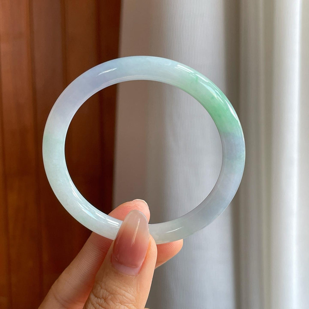 糯冰春带彩翡翠圆条手镯（53.5mm）（yc318676）