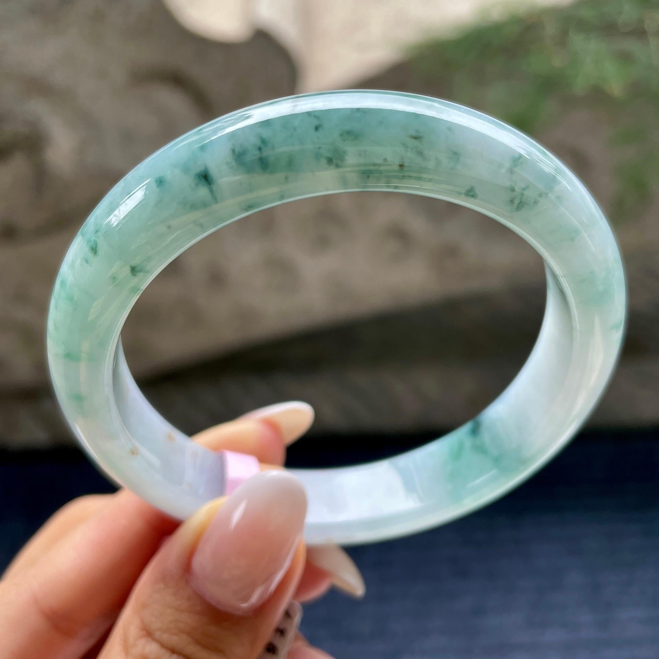 大圈口     细糯种飘花正圈平安镯58.1圈      天然缅甸A货翡翠（yc405537）