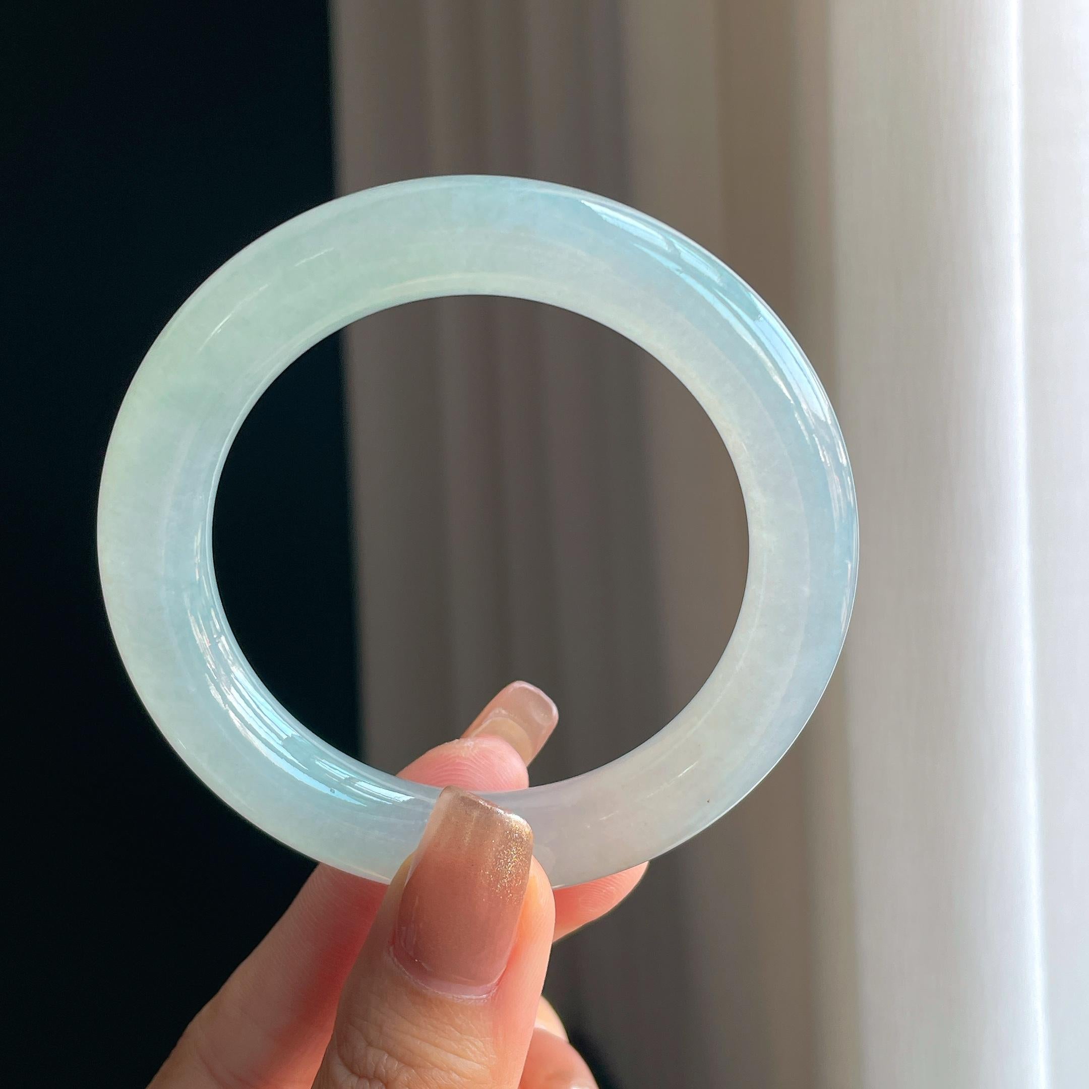 冰种淡底色圆条翡翠手镯（53mm）（yc376741）