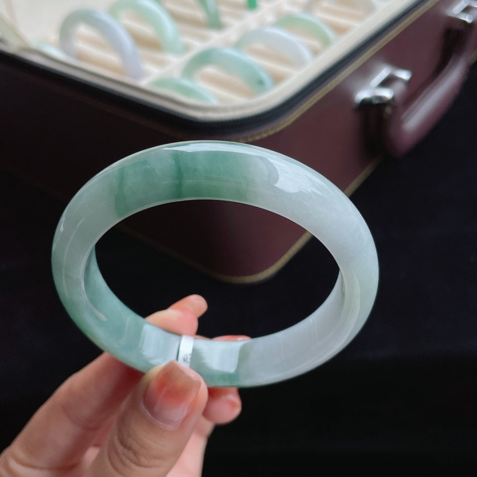 糯冰飘花翡翠手镯（58mm）（yc016517）