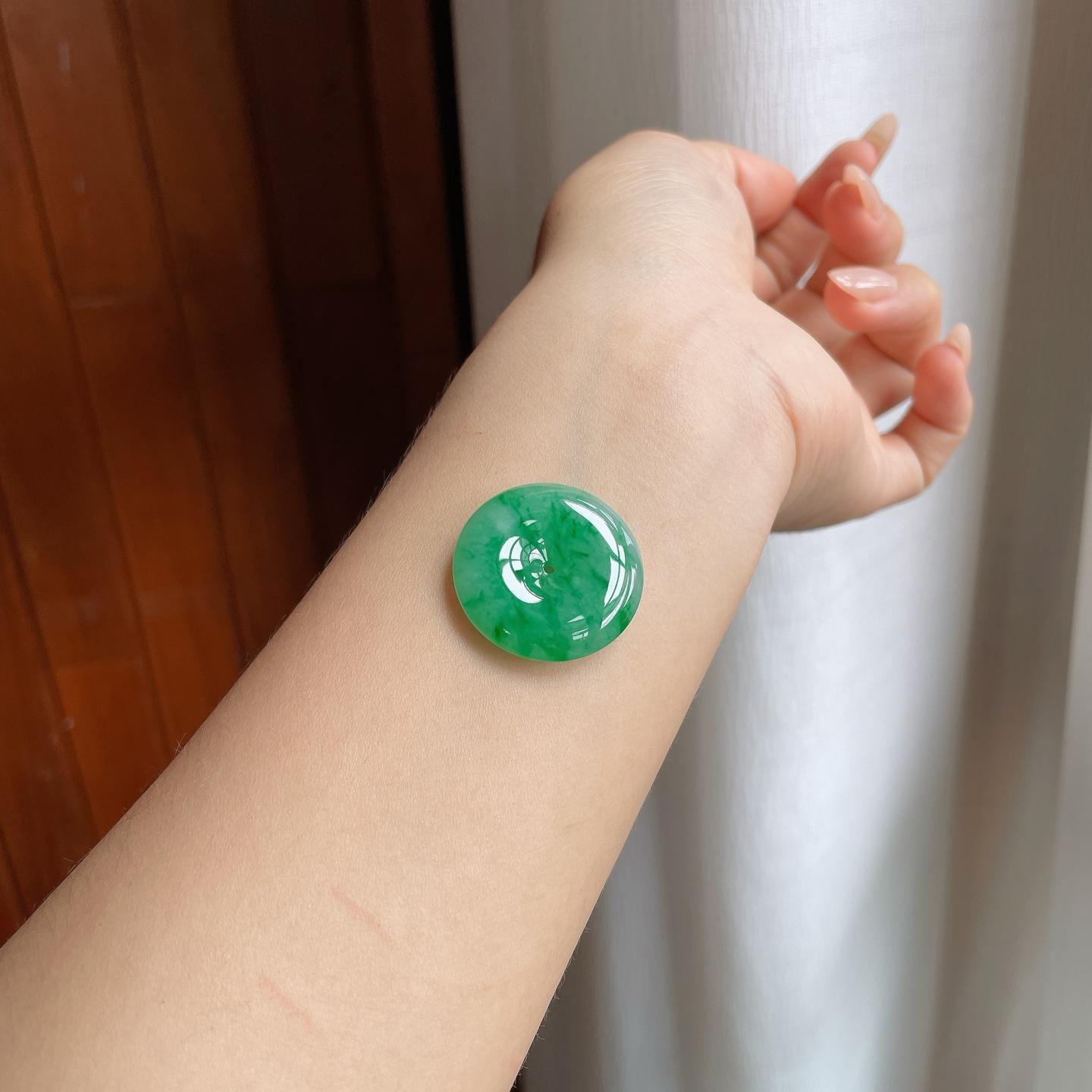 糯冰带色翡翠平安扣（yc240427）