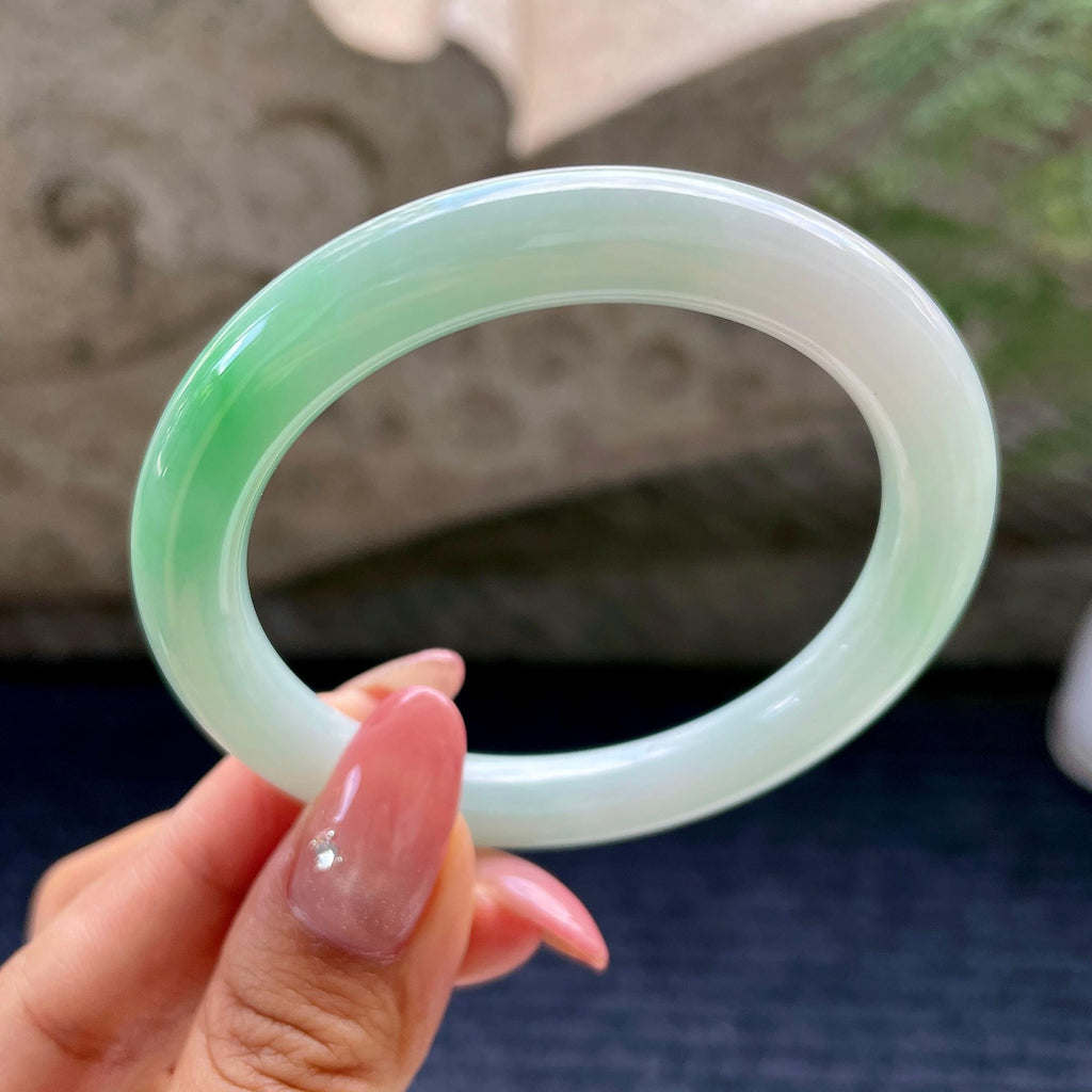 细糯种飘翠绿圆条手镯55.3圈          天然缅甸A货翡翠（yc433761）