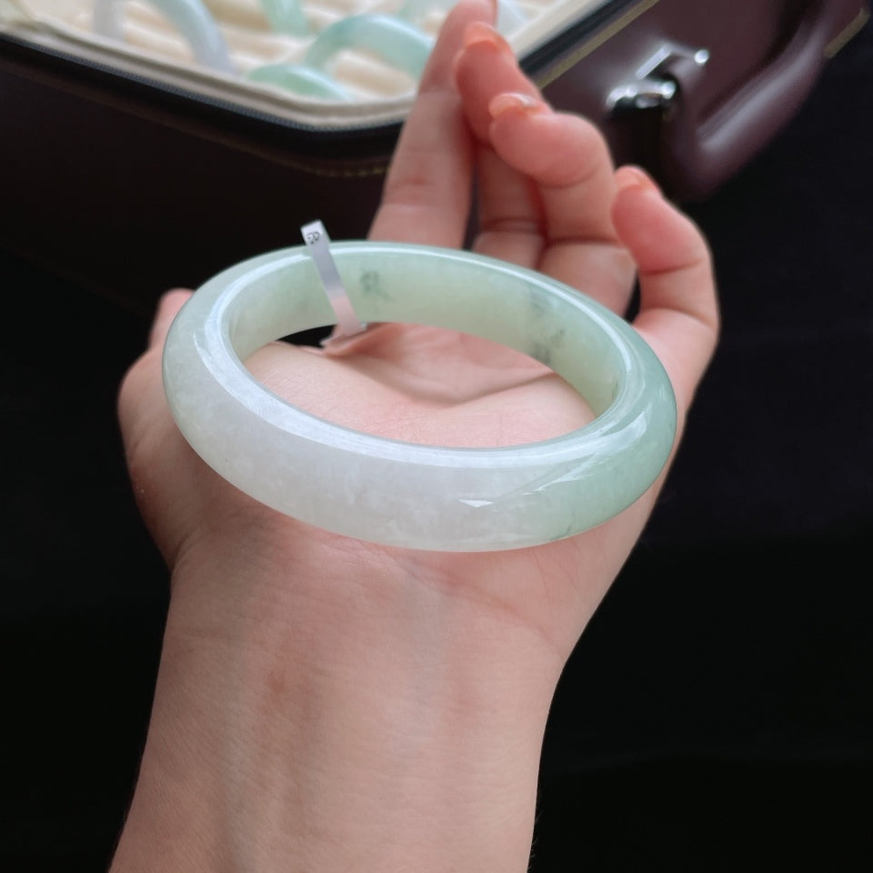 糯冰晴底飘花翡翠手镯（55.8mm）（yc016179）