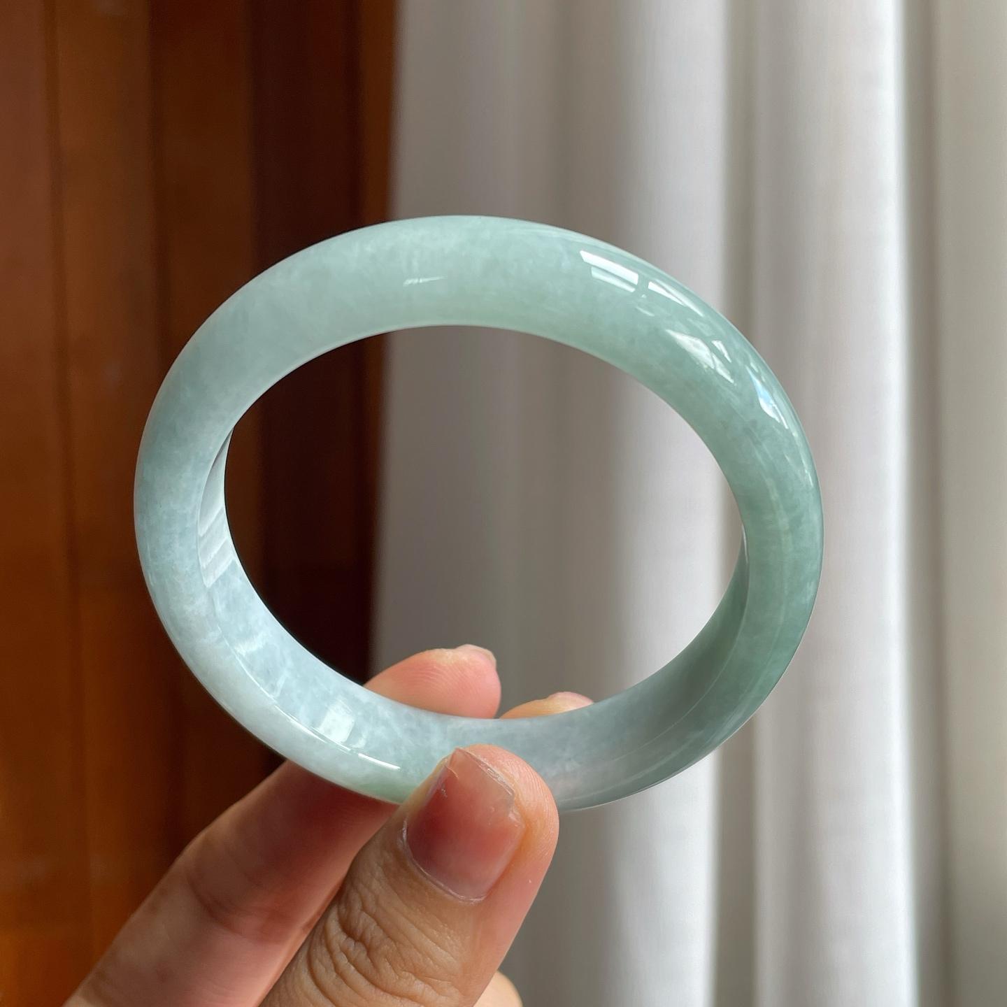 糯冰底色翡翠平安镯（56.8mm）（yc216048）