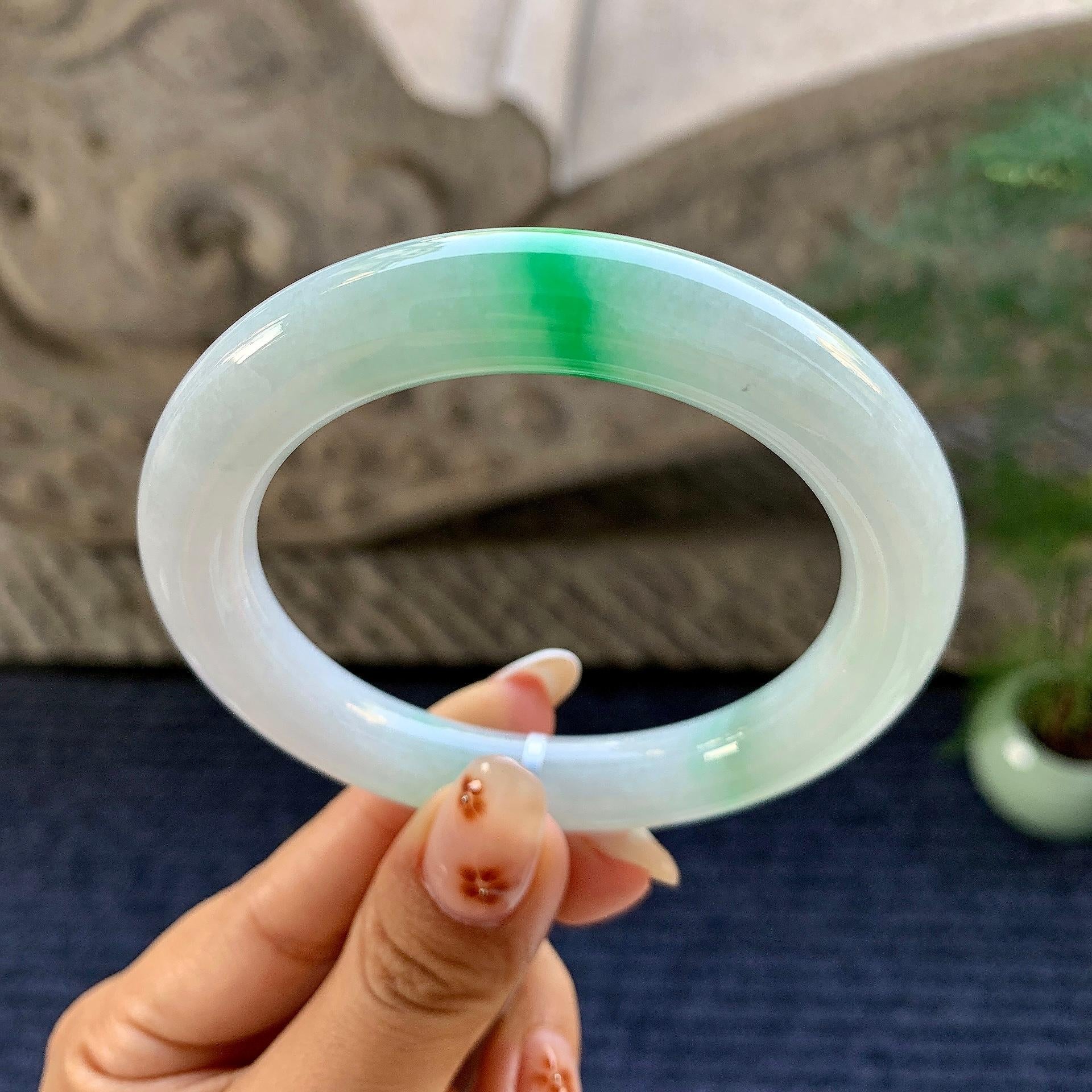 细糯种飘绿圆条手镯（56.6mm）（yc248100）