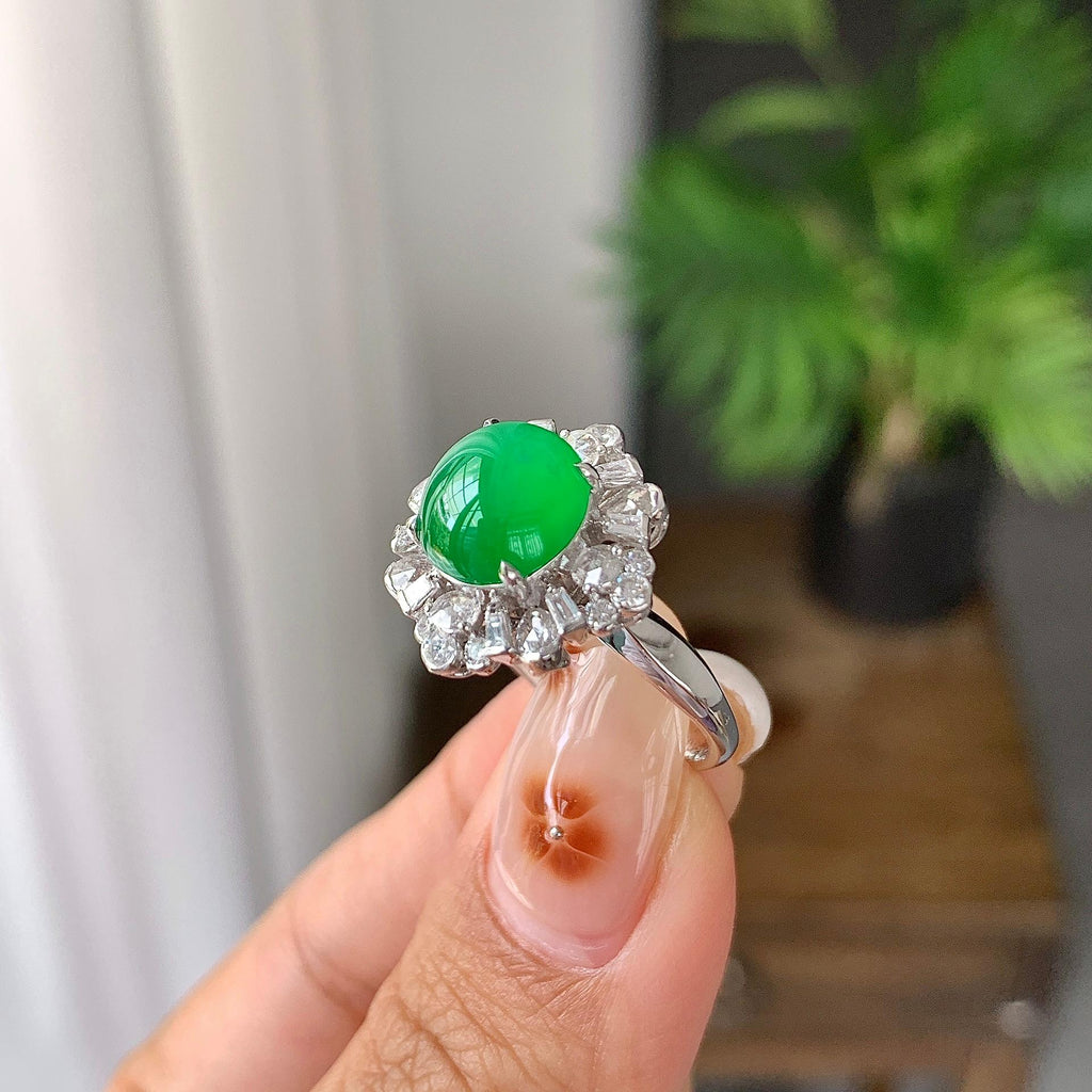 18k金钻镶糯冰种满绿蛋面戒指（yc255589）