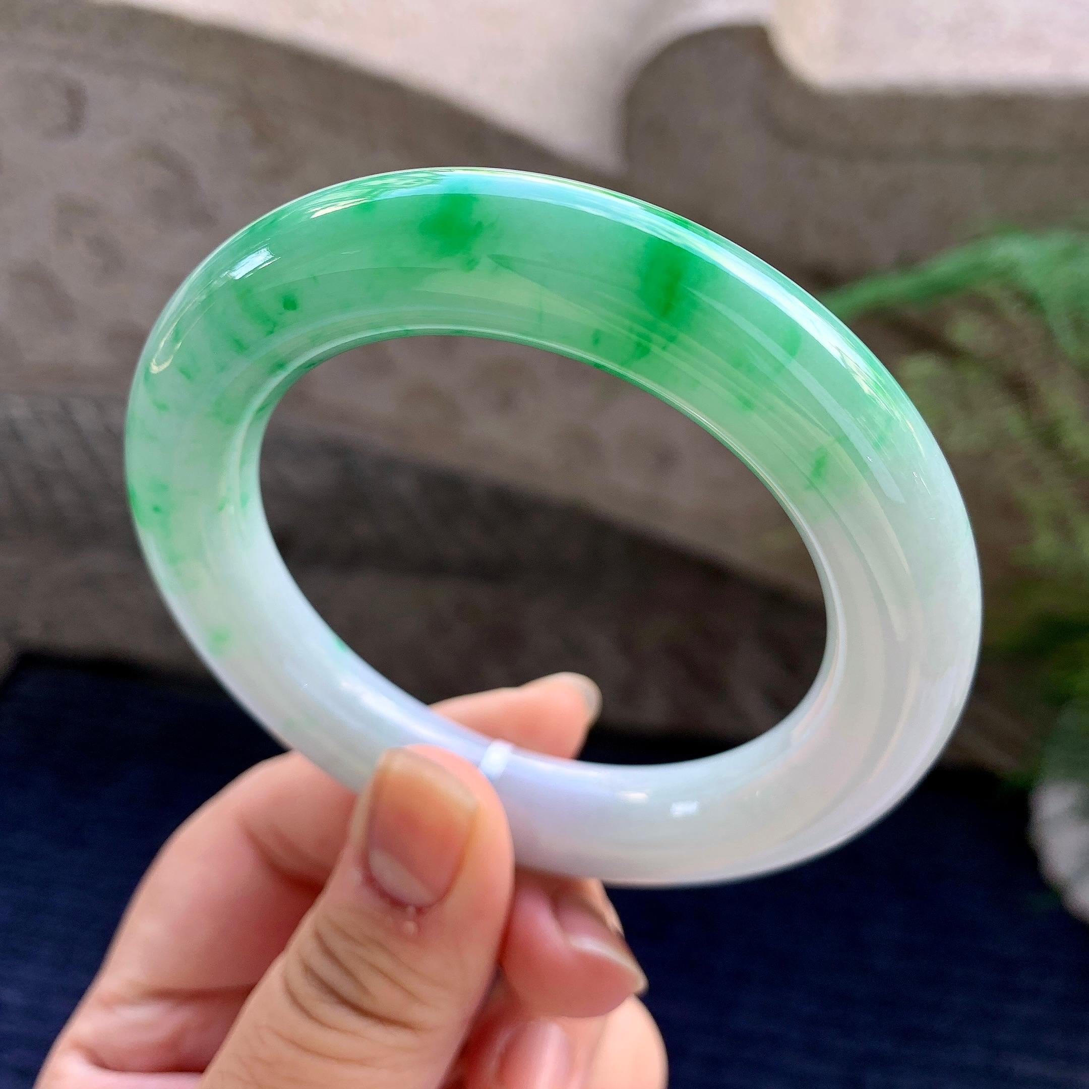 细糯种飘绿圆条手镯（56.8mm）（yc223253）
